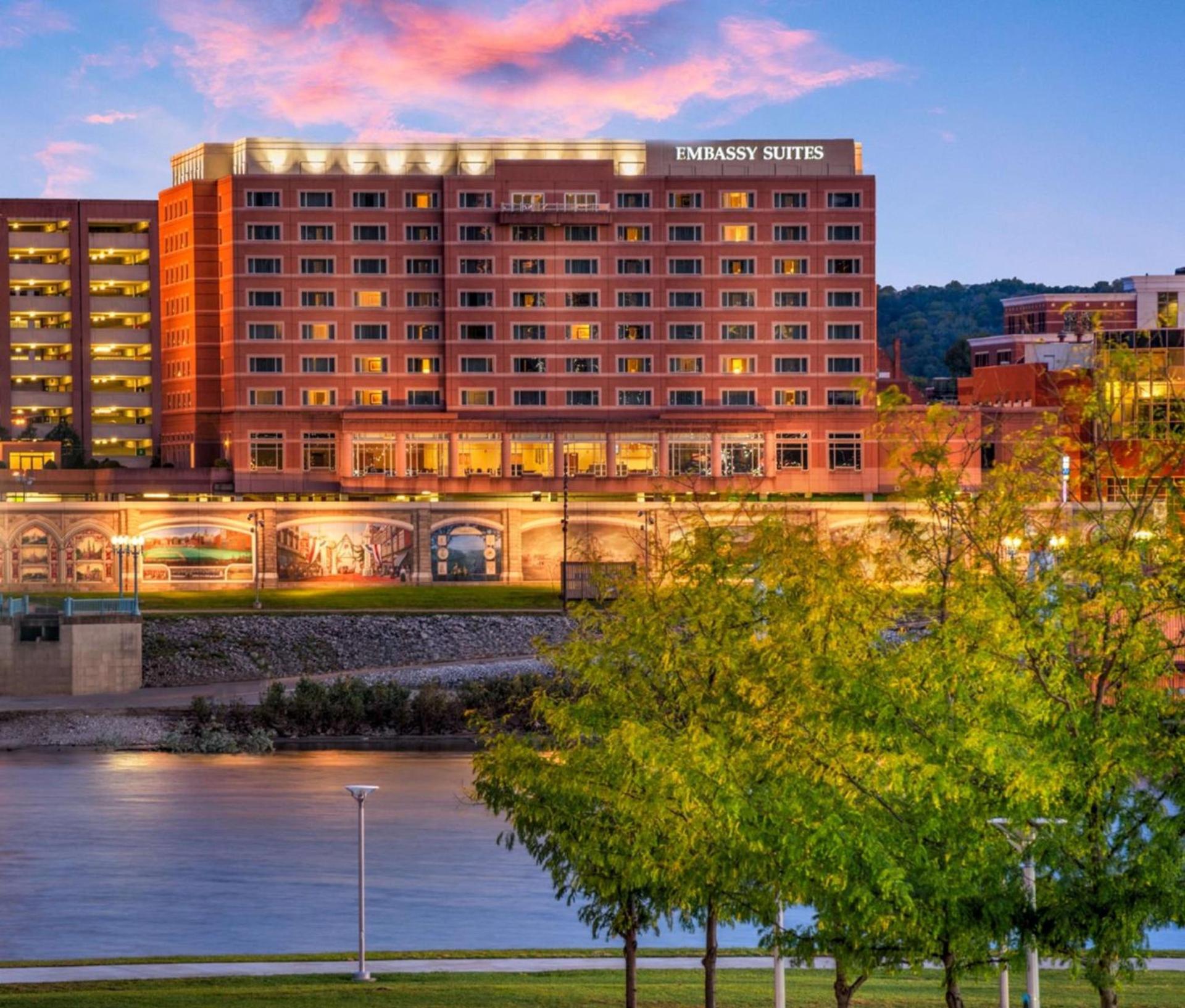 Embassy Suites Cincinnati - RiverCenter photo 10