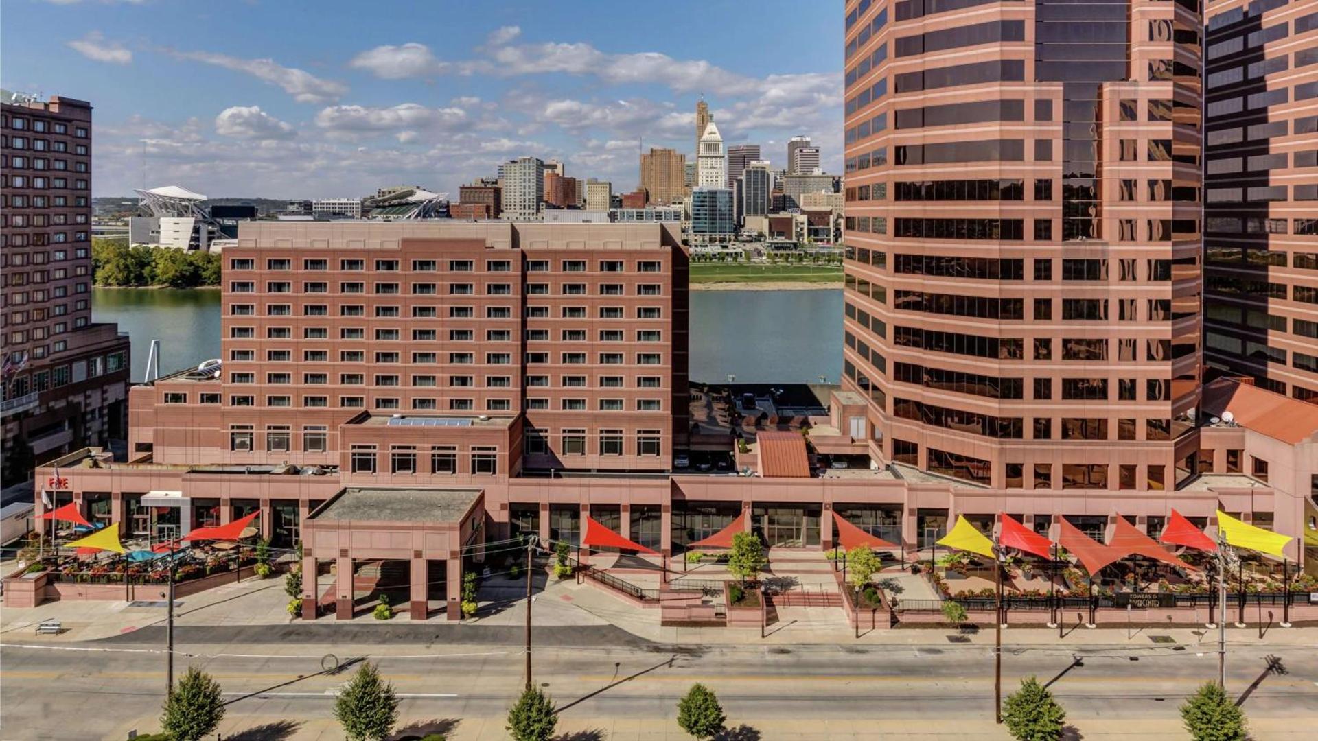 Embassy Suites Cincinnati - RiverCenter photo 11