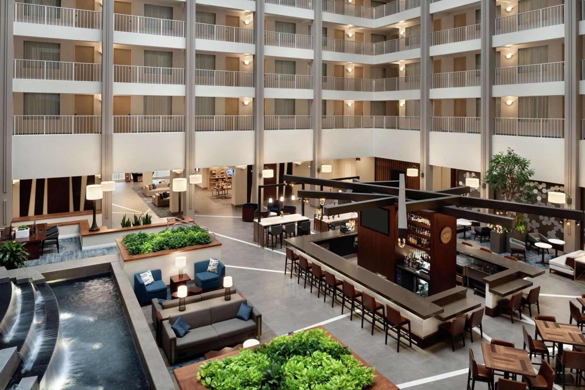 Embassy Suites Cincinnati - RiverCenter photo 2