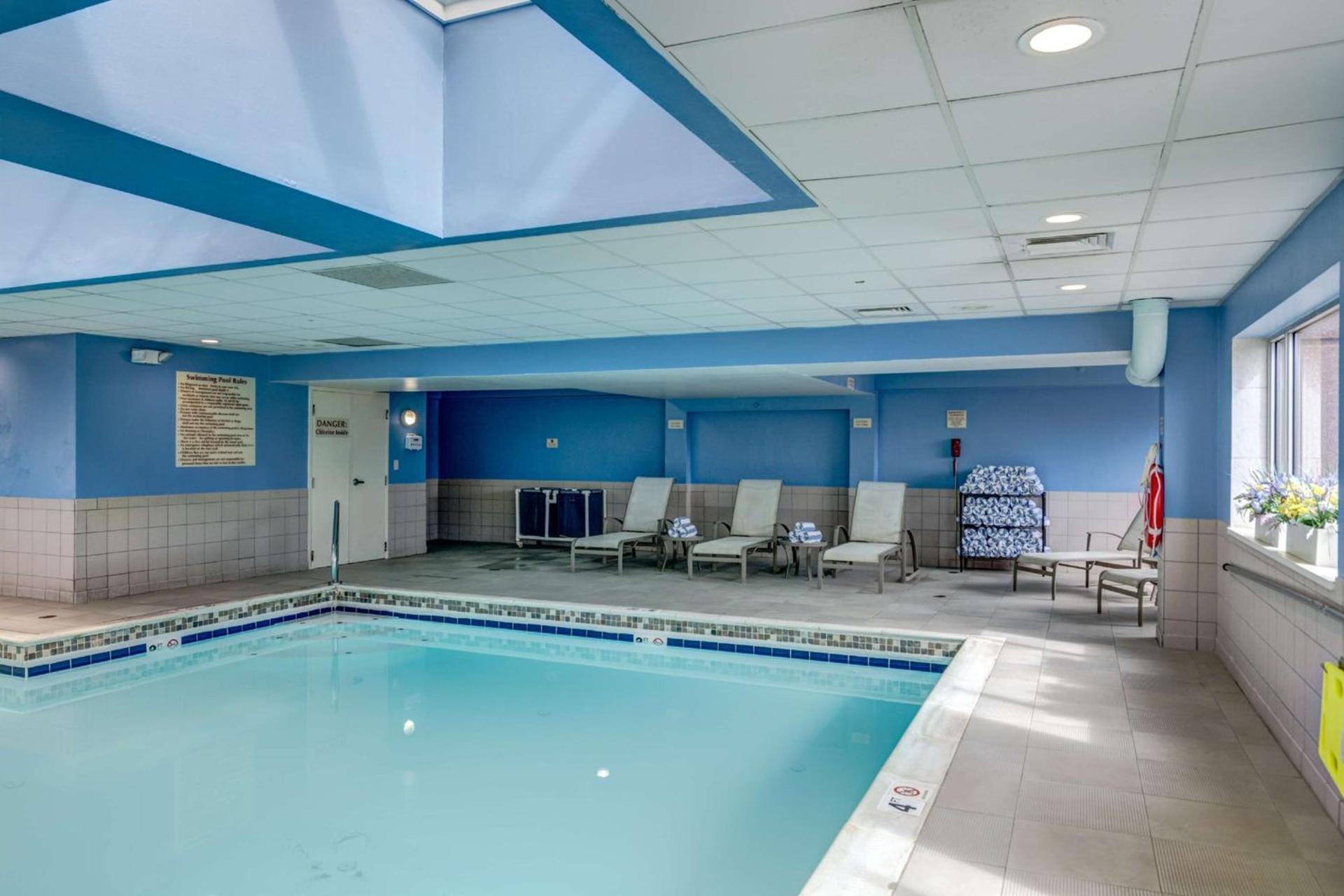 Embassy Suites Cincinnati - RiverCenter photo 15
