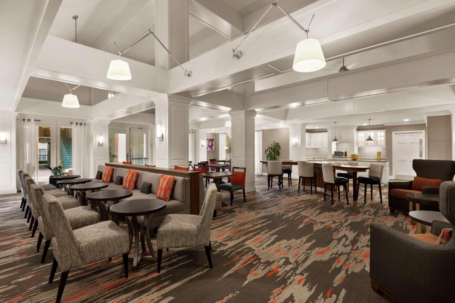 Addison Suites photo 3