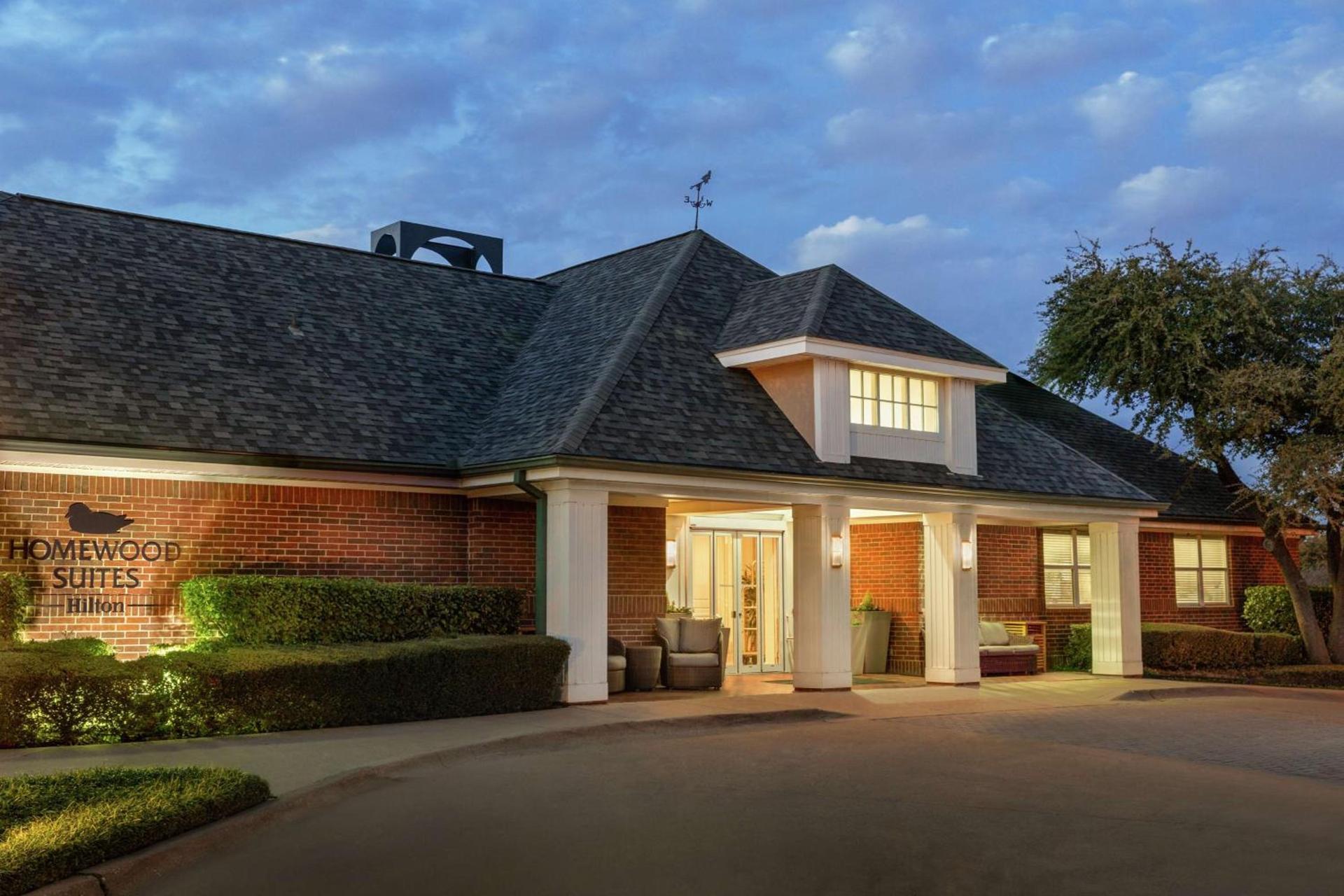 Addison Suites — hotel in Addison