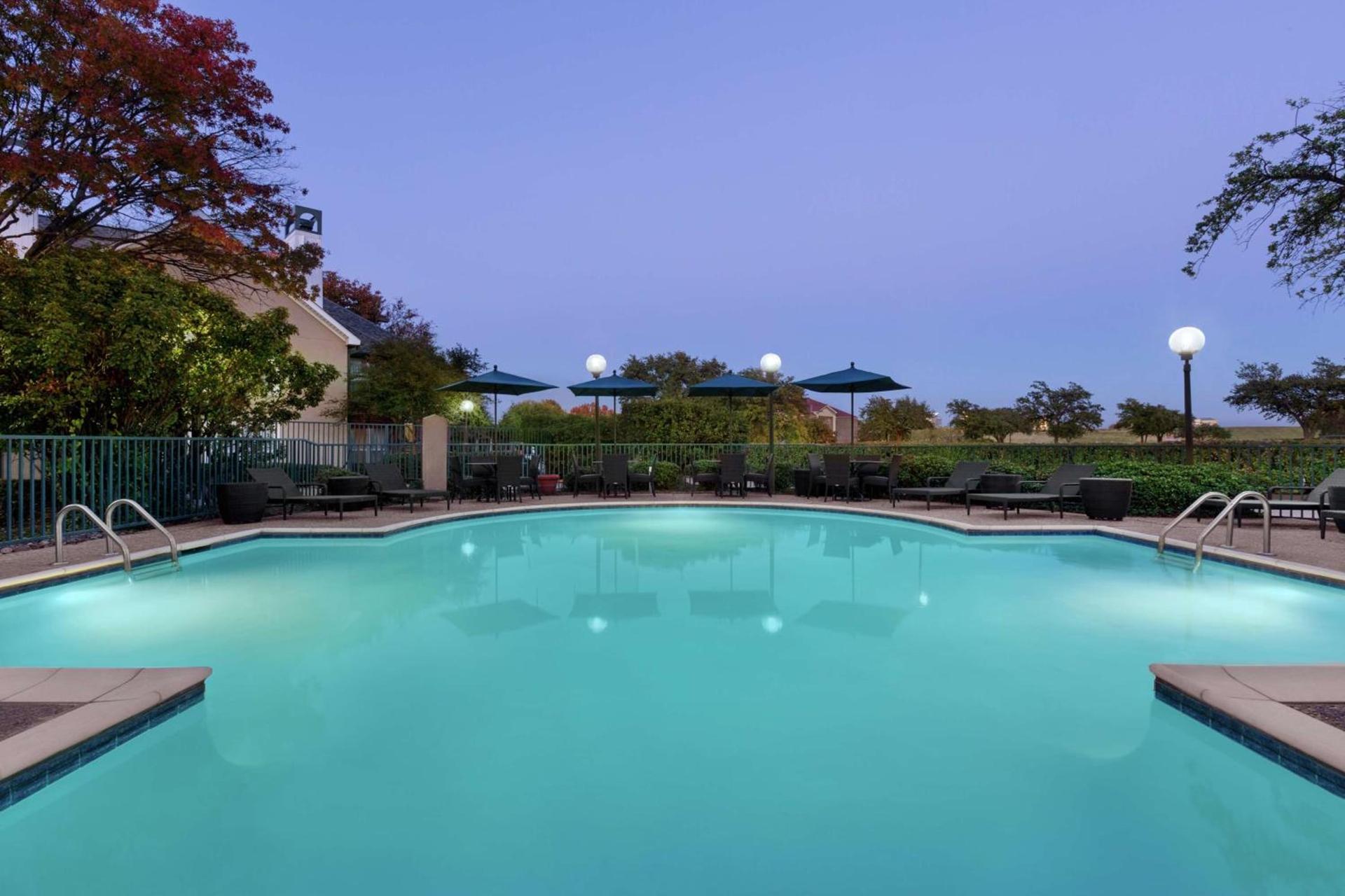 Addison Suites photo 8