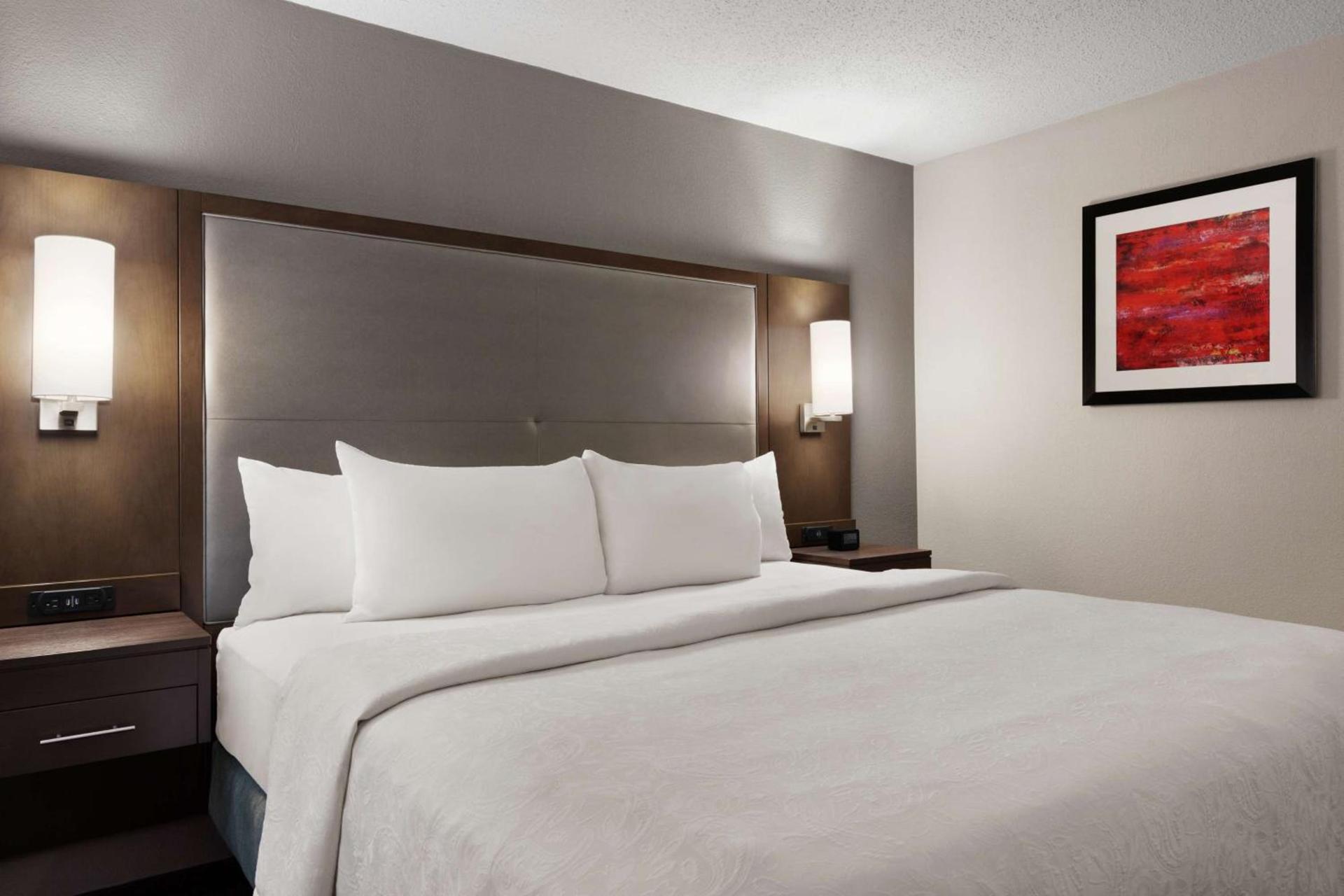 Addison Suites photo 13