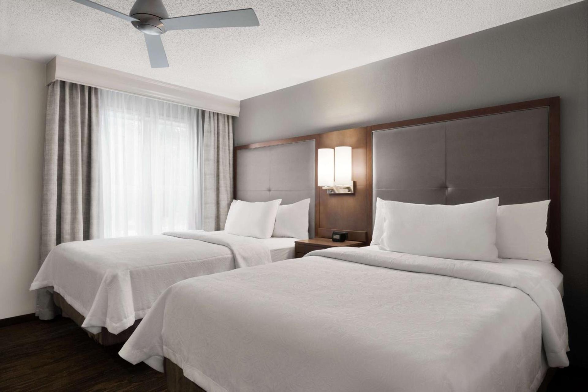 Addison Suites photo 14