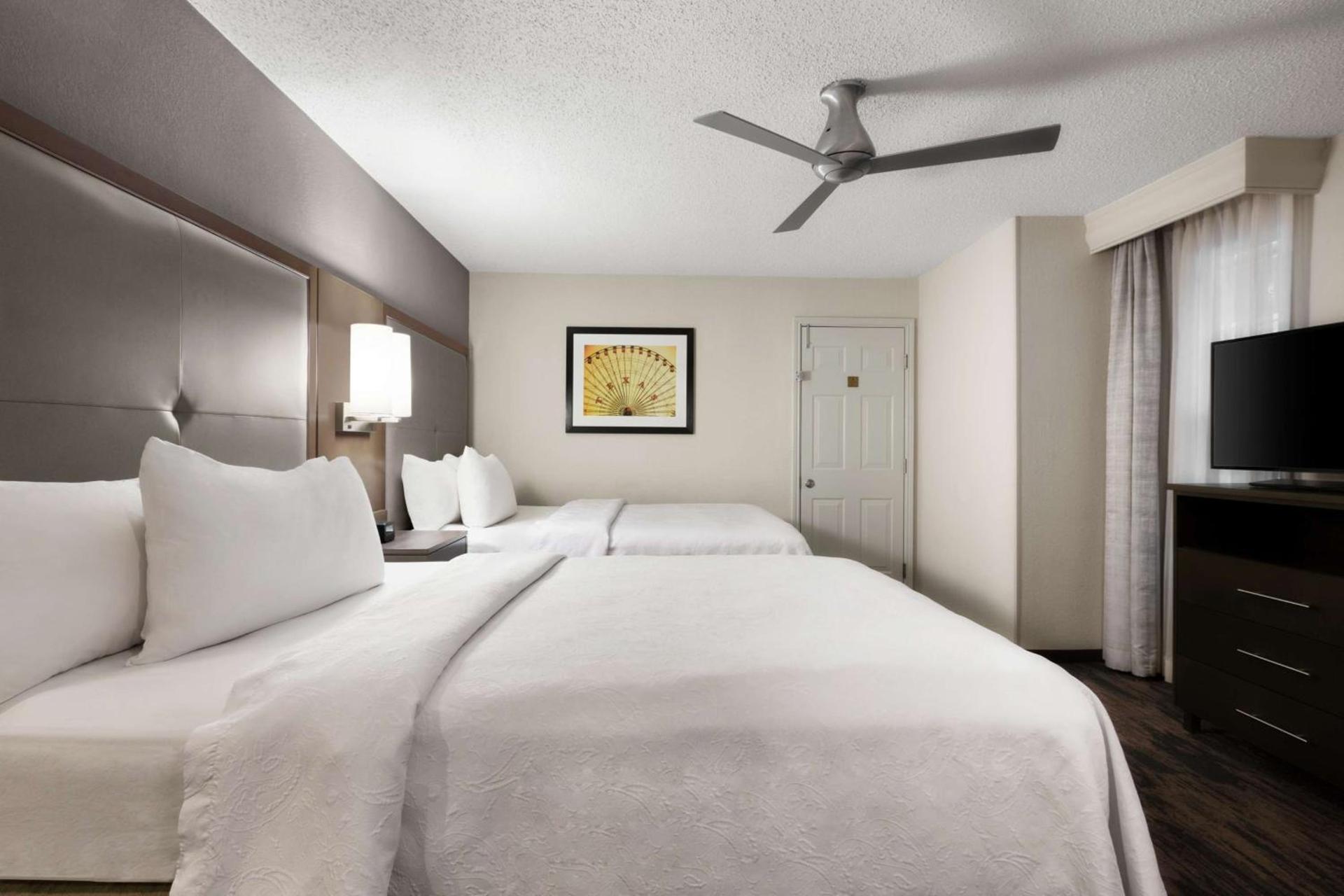 Addison Suites photo 17