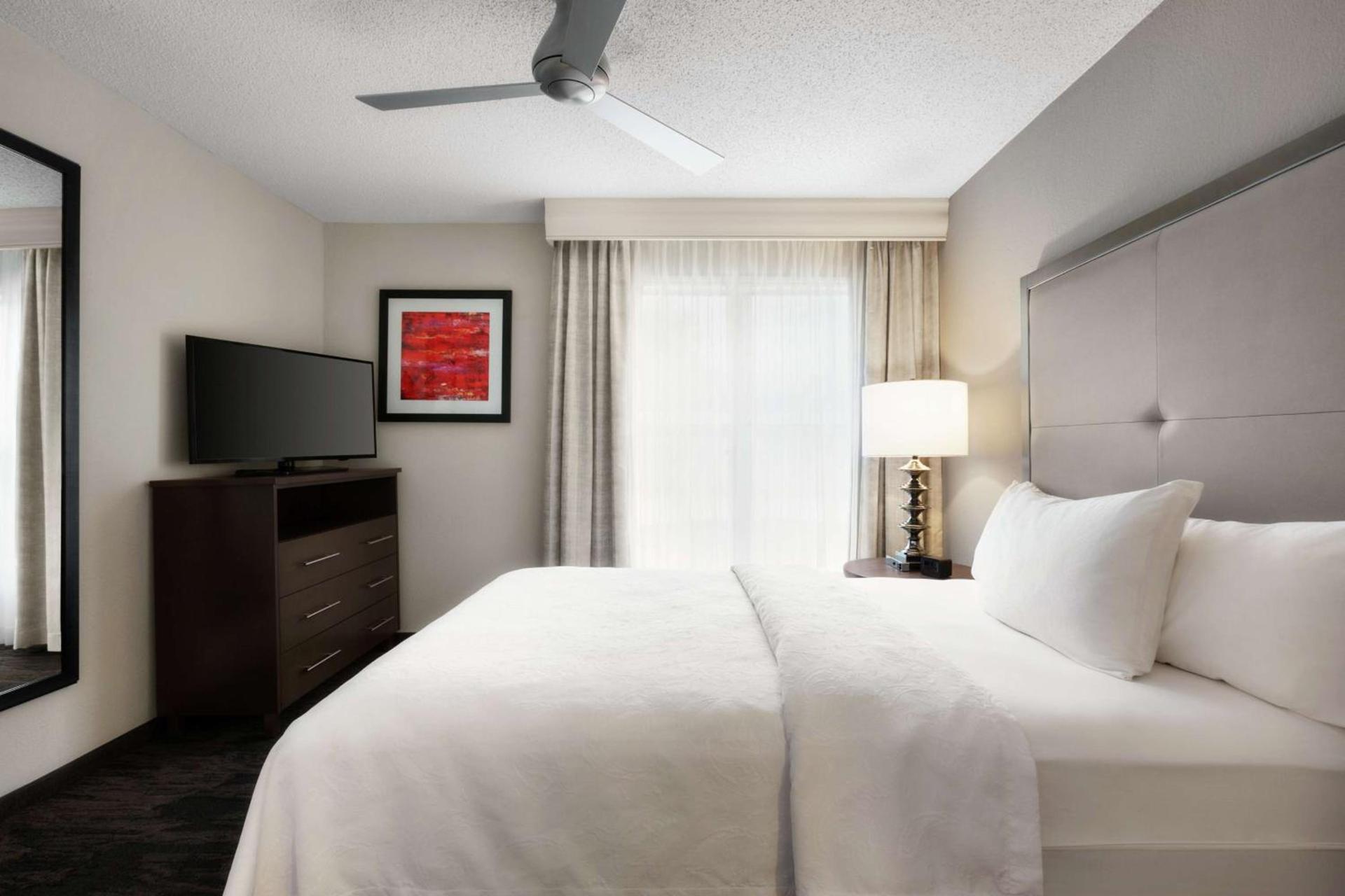 Addison Suites photo 22