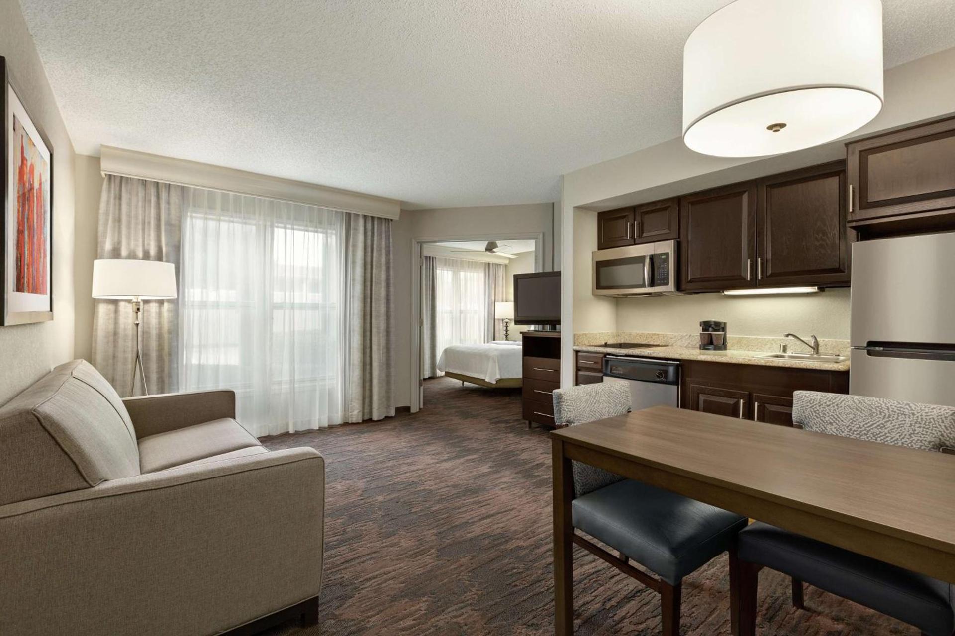 Addison Suites photo 23