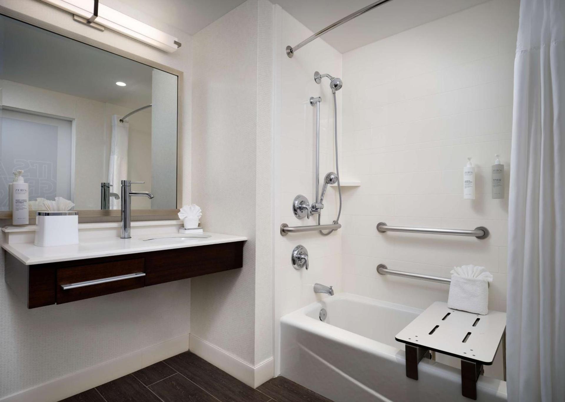 Hampton Inn & Suites Dallas Downtown photo 42