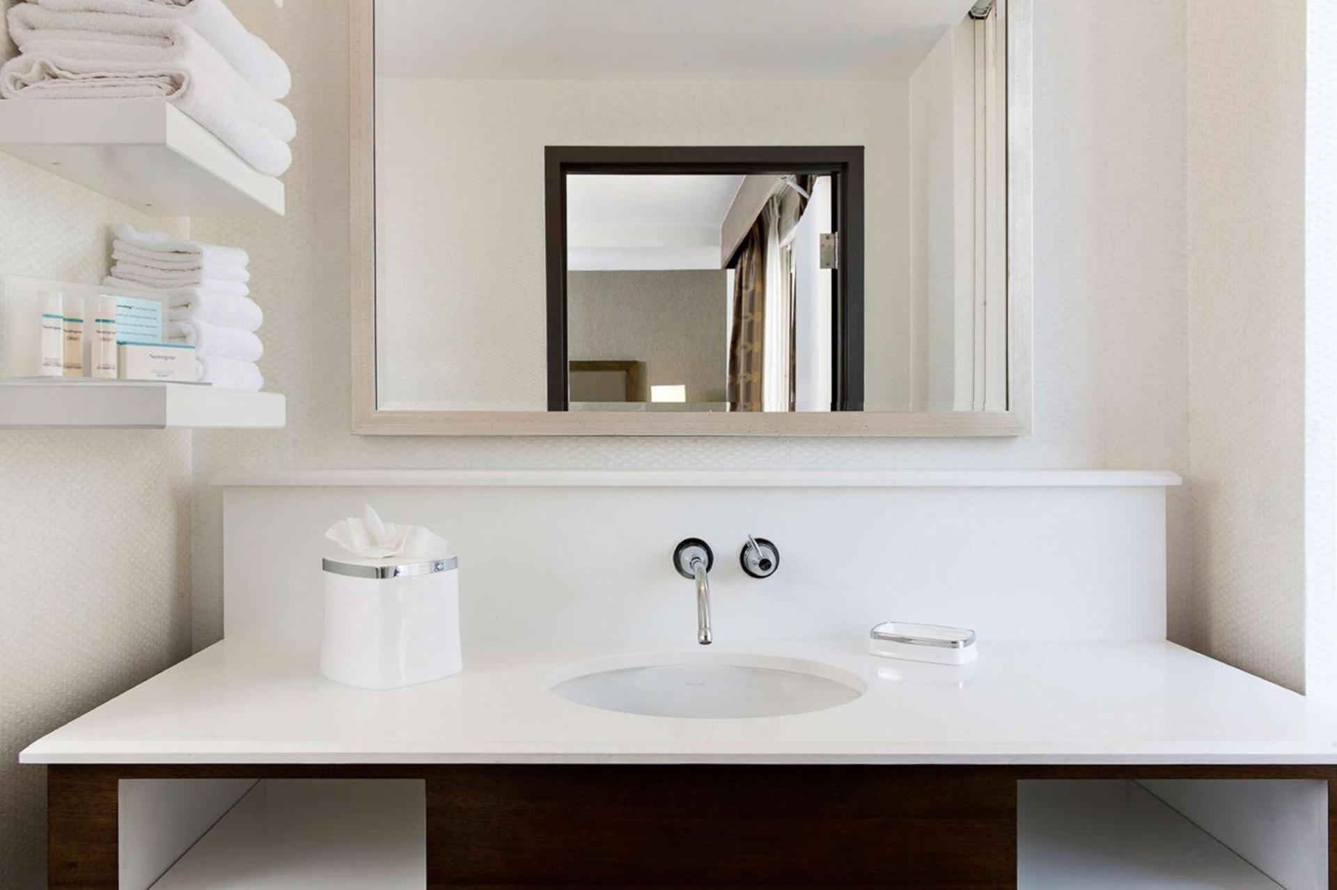 Hampton Inn & Suites Dallas Downtown photo 51