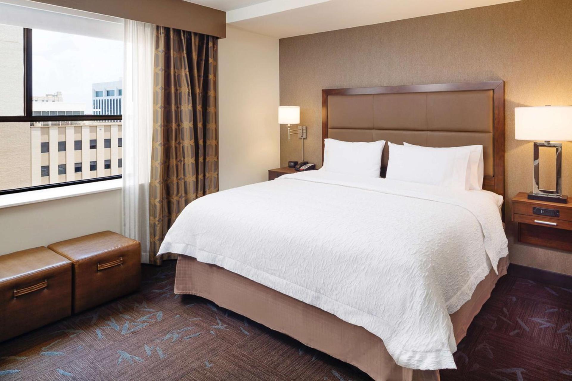 Hampton Inn & Suites Dallas Downtown photo 4