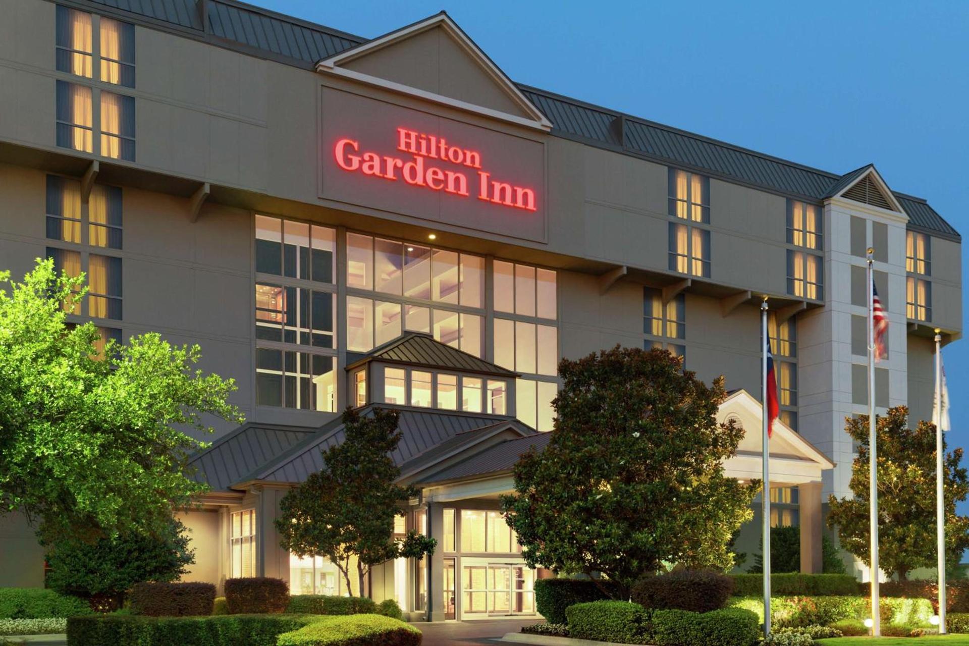 Hilton Garden Inn Dallas/Market Center photo 1