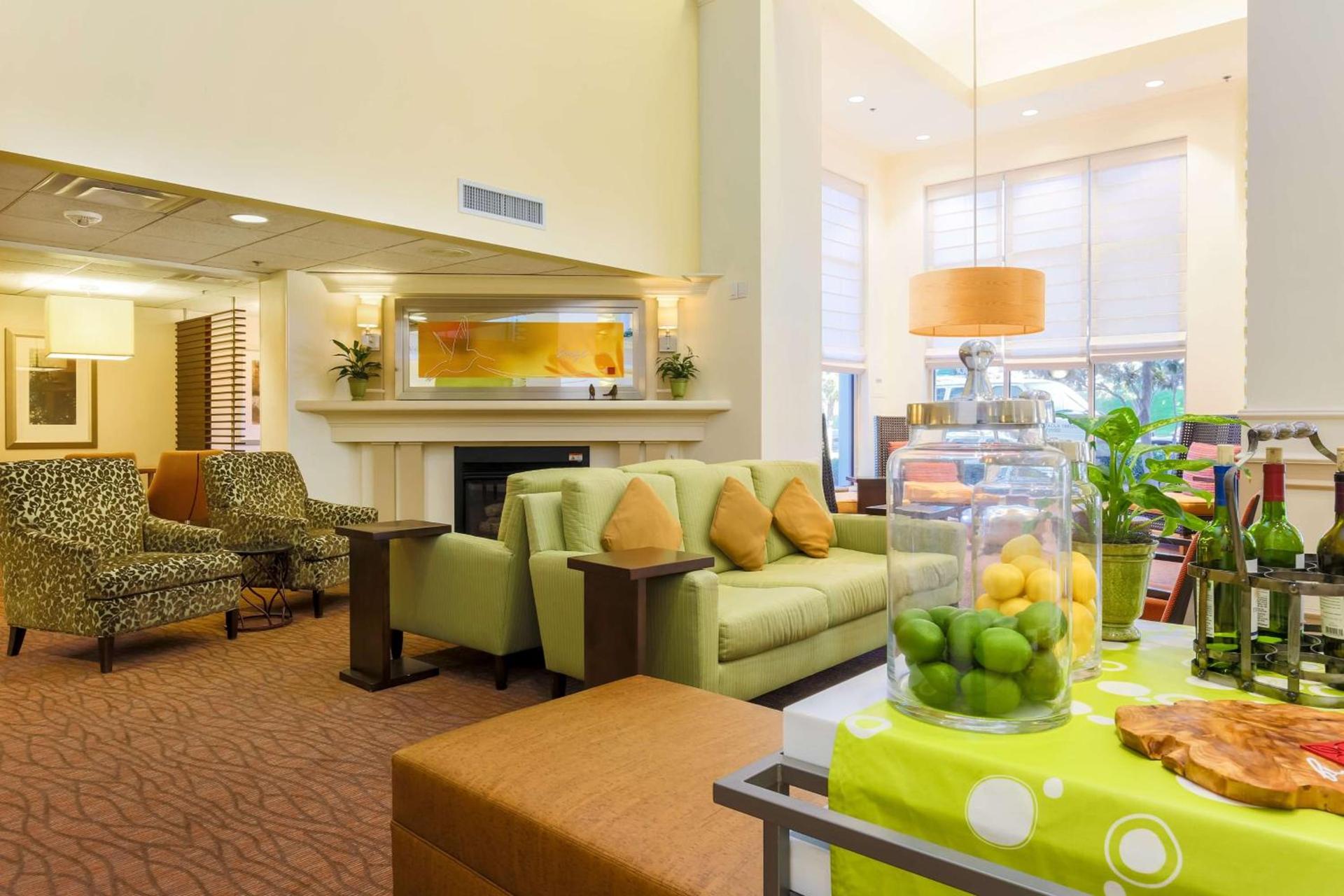 Hilton Garden Inn Dallas/Market Center photo 7