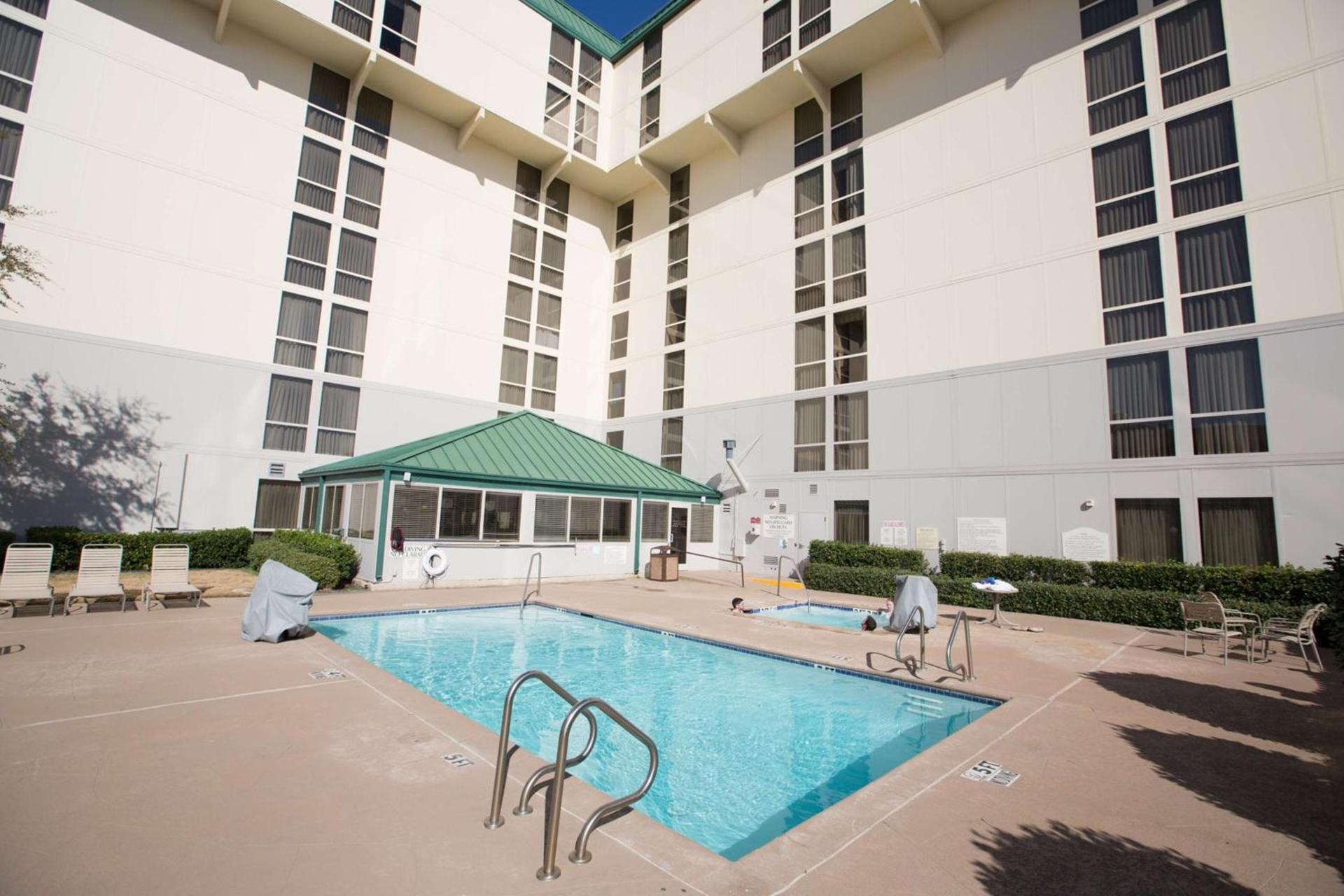 Hilton Garden Inn Dallas/Market Center photo 8