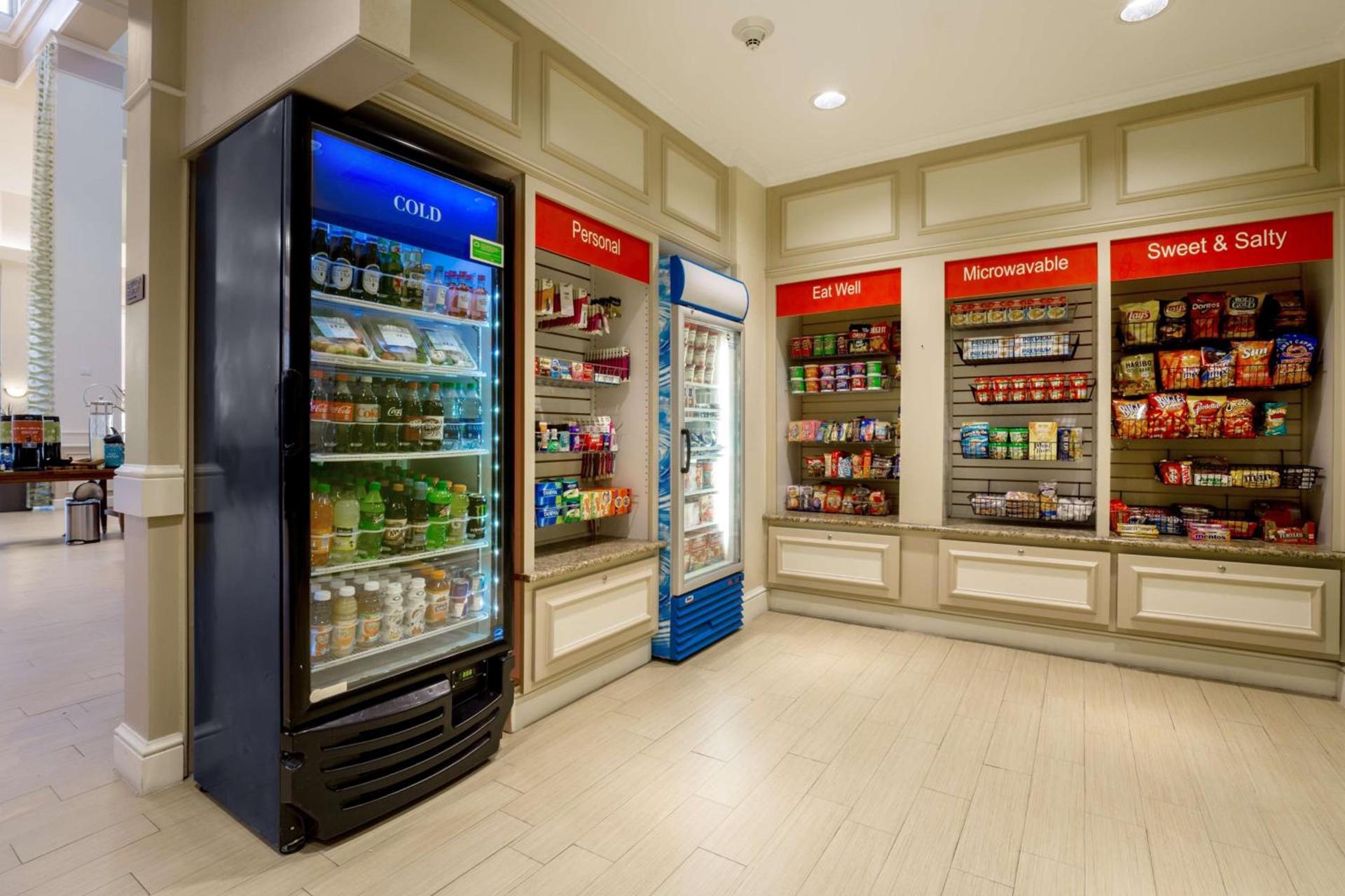 Hilton Garden Inn Dallas/Market Center photo 14