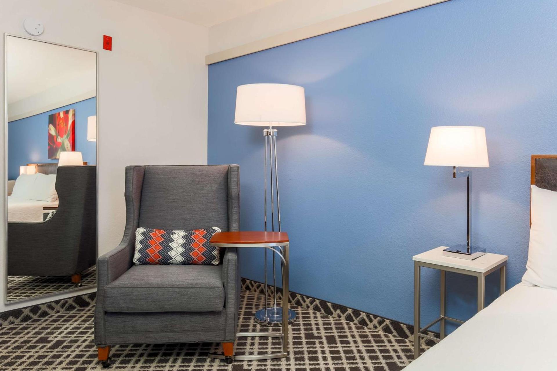 Hilton Garden Inn Dallas/Market Center photo 24
