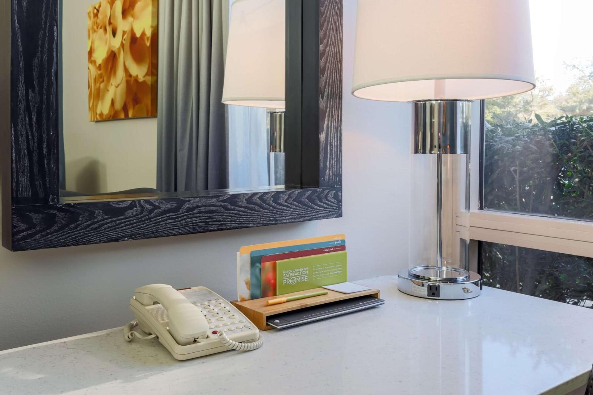 Hilton Garden Inn Dallas/Market Center photo 28