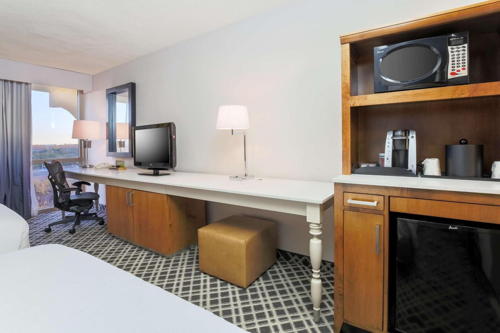 Hilton Garden Inn Dallas/Market Center photo 30