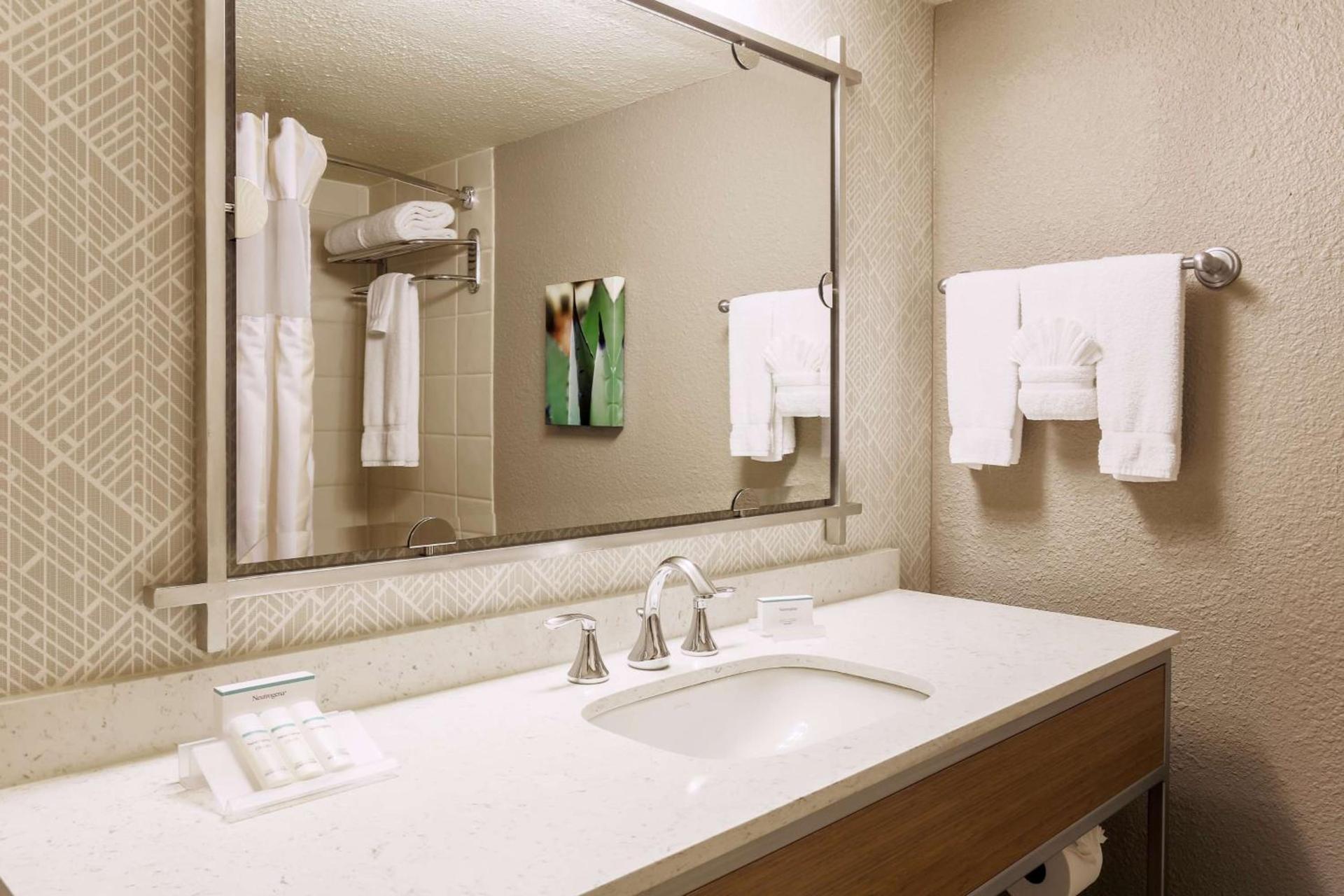 Hilton Garden Inn Dallas/Market Center photo 34