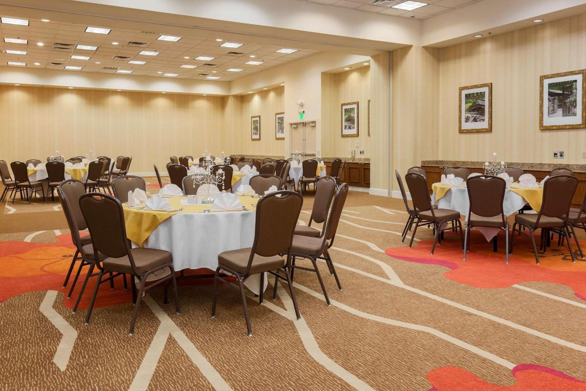Hilton Garden Inn Dallas/Market Center photo 38
