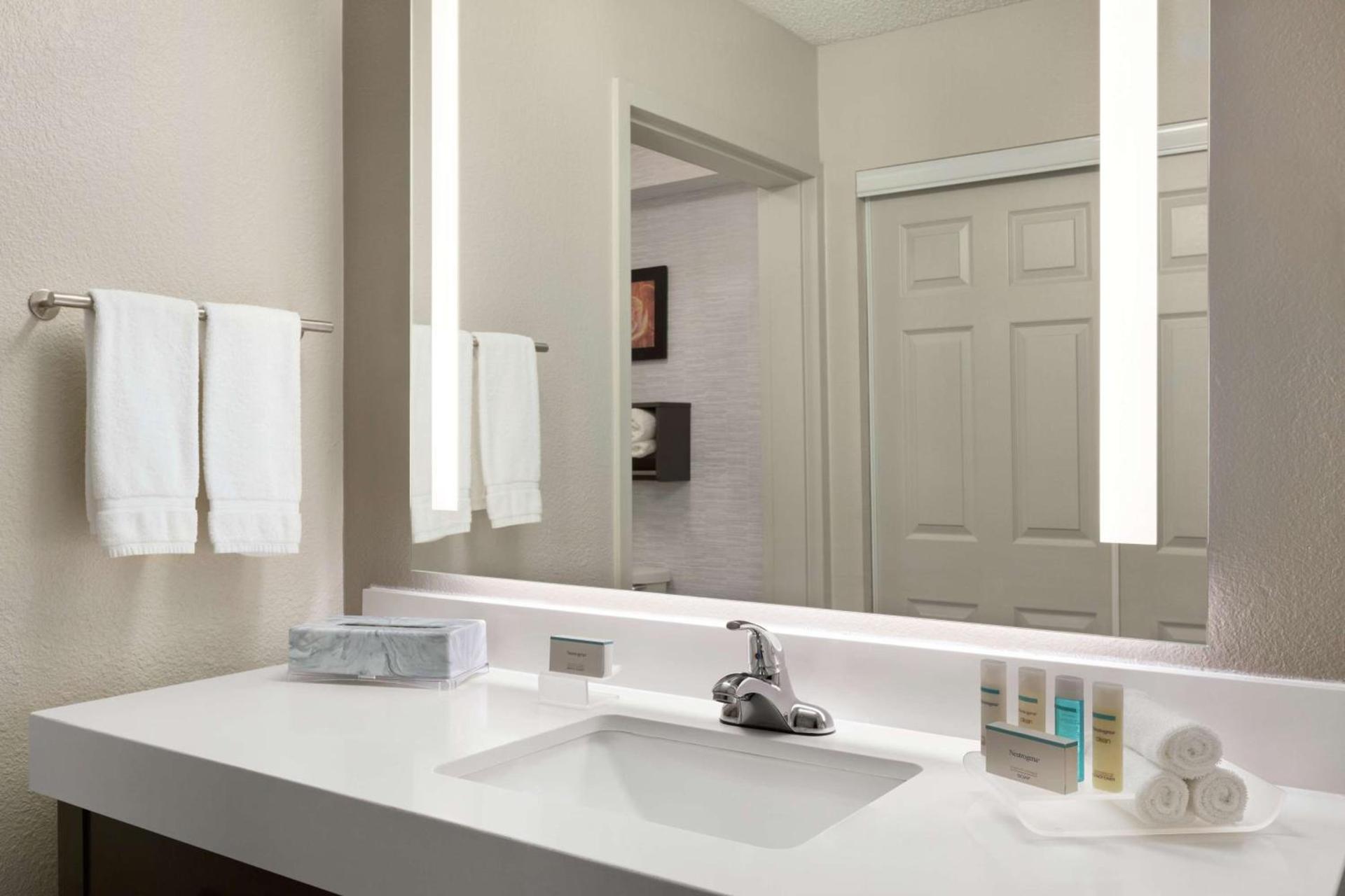 Homewood Suites by Hilton Dallas-Plano photo 12