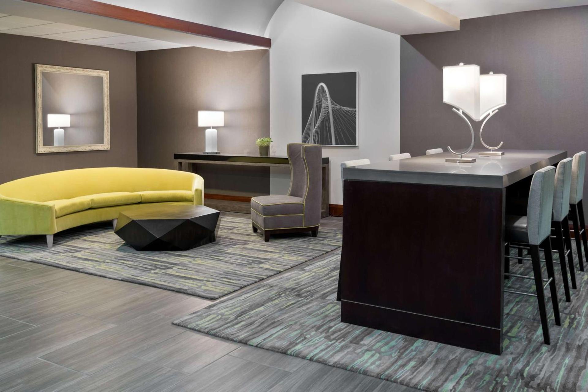 Embassy Suites Dallas - Park Central Area photo 3