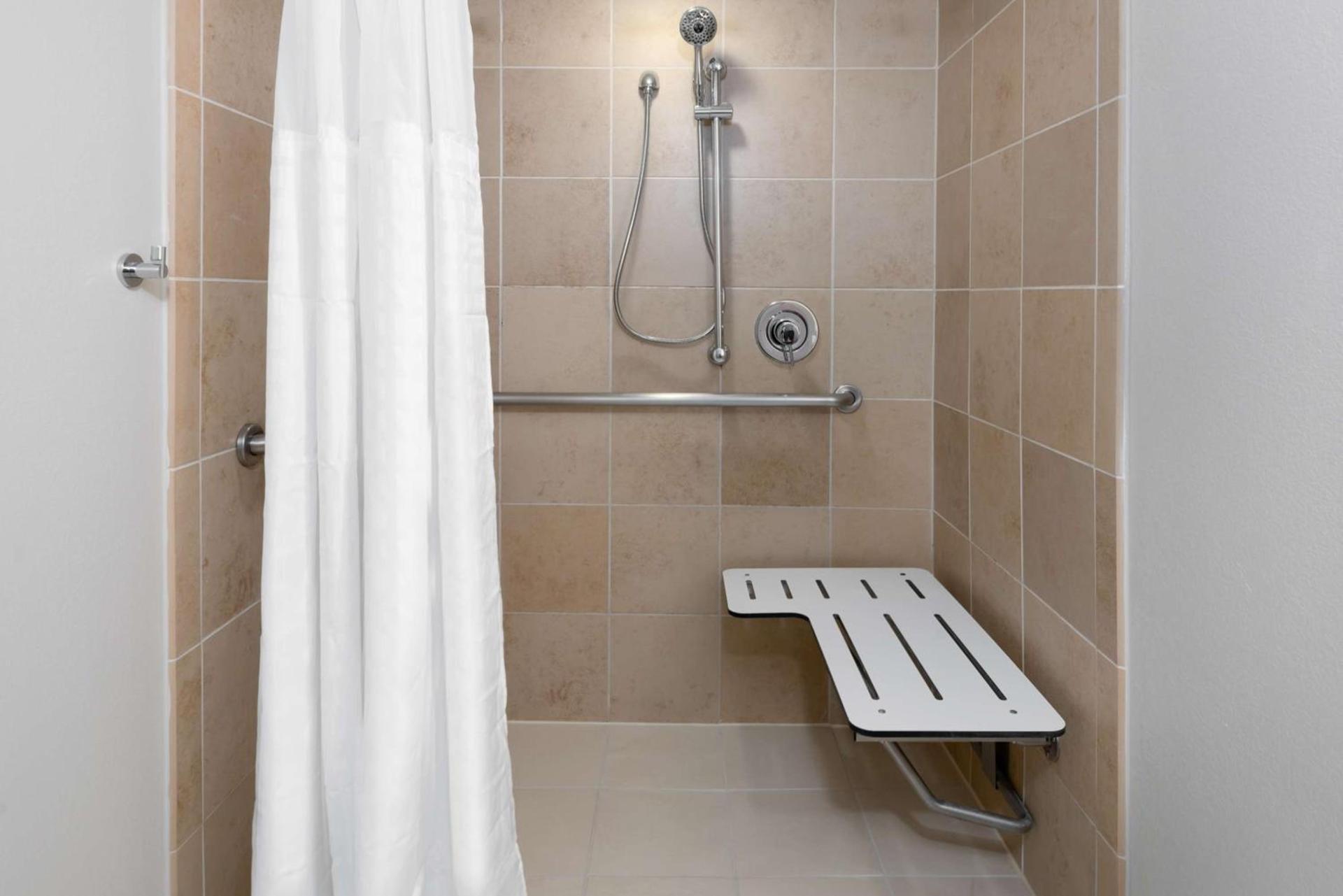 Embassy Suites Dallas - Park Central Area photo 17