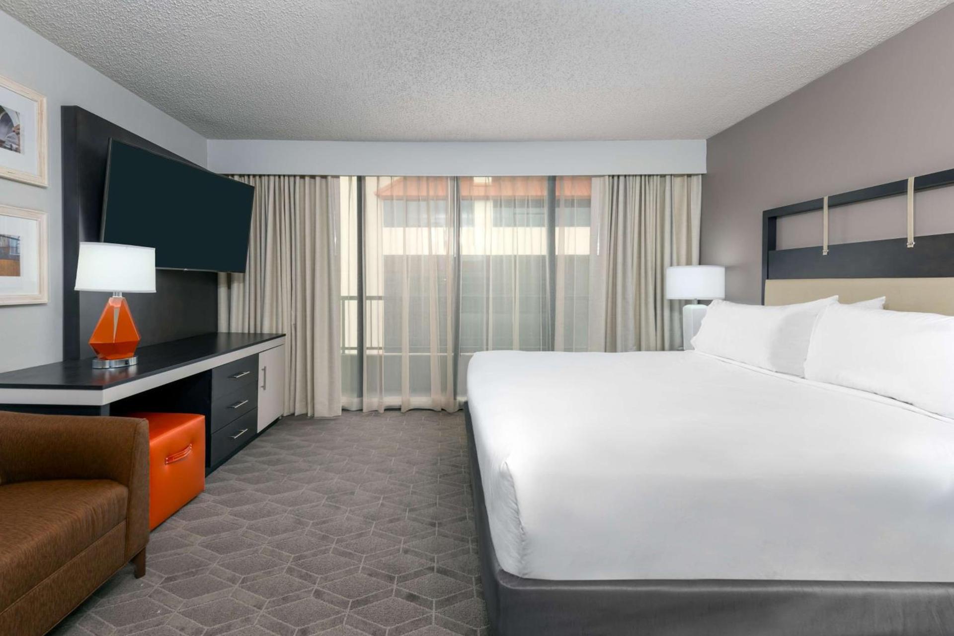 Embassy Suites Dallas - Park Central Area photo 23