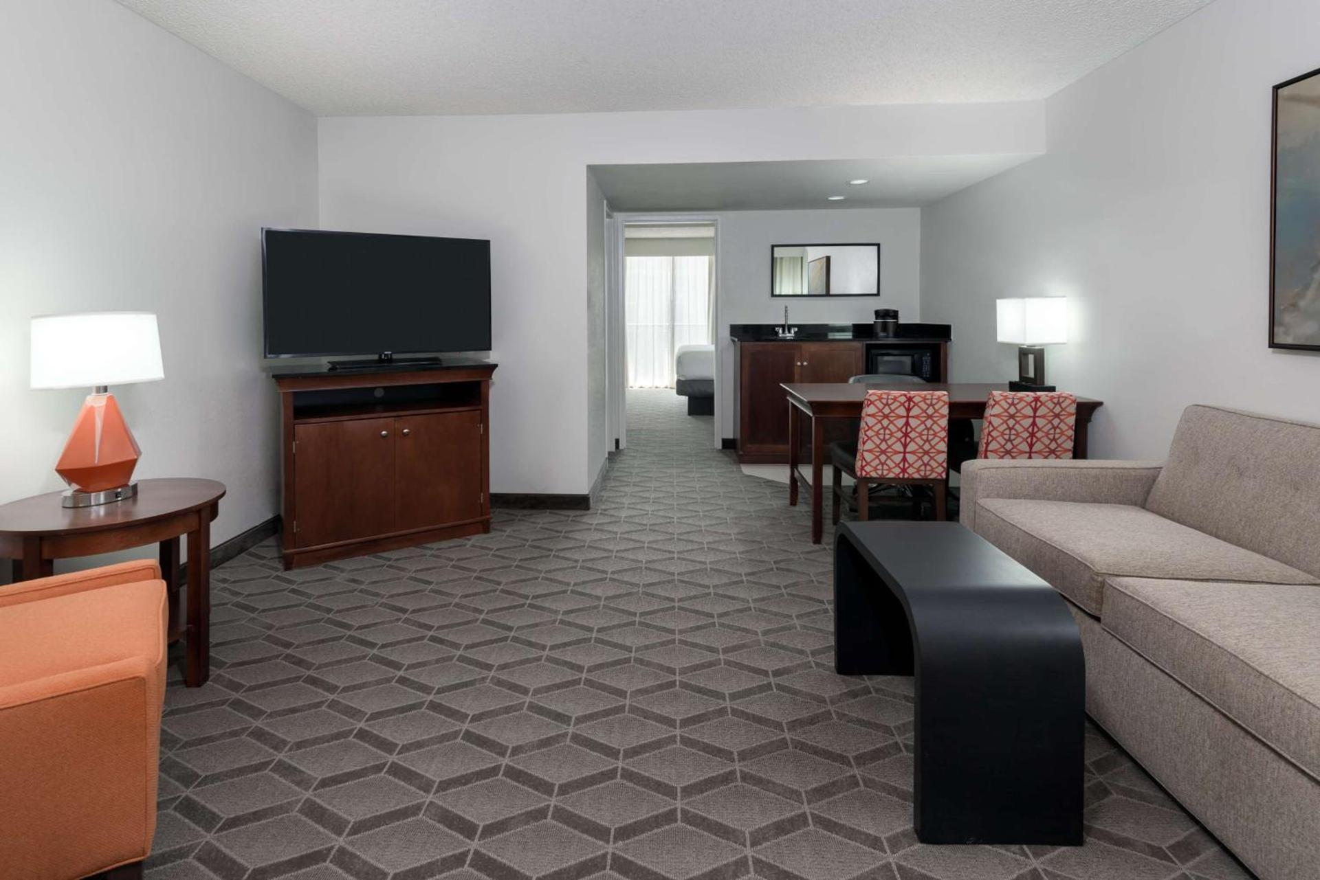 Embassy Suites Dallas - Park Central Area photo 26