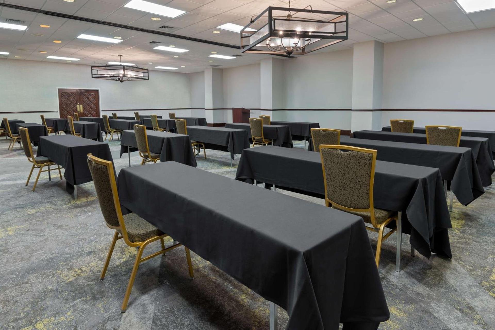 Embassy Suites Dallas - Park Central Area photo 29