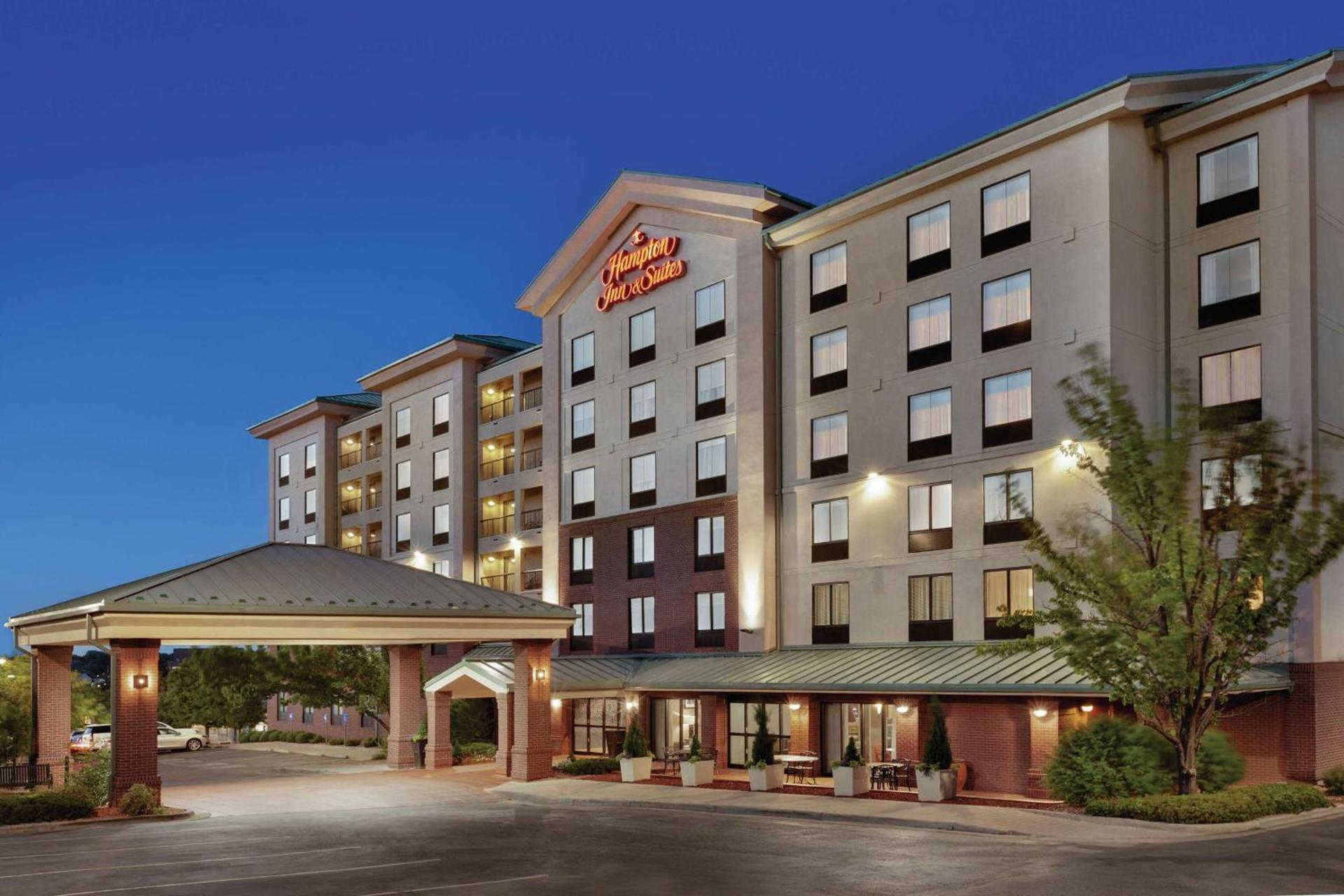 Hampton Inn & Suites Denver-Cherry Creek photo 3