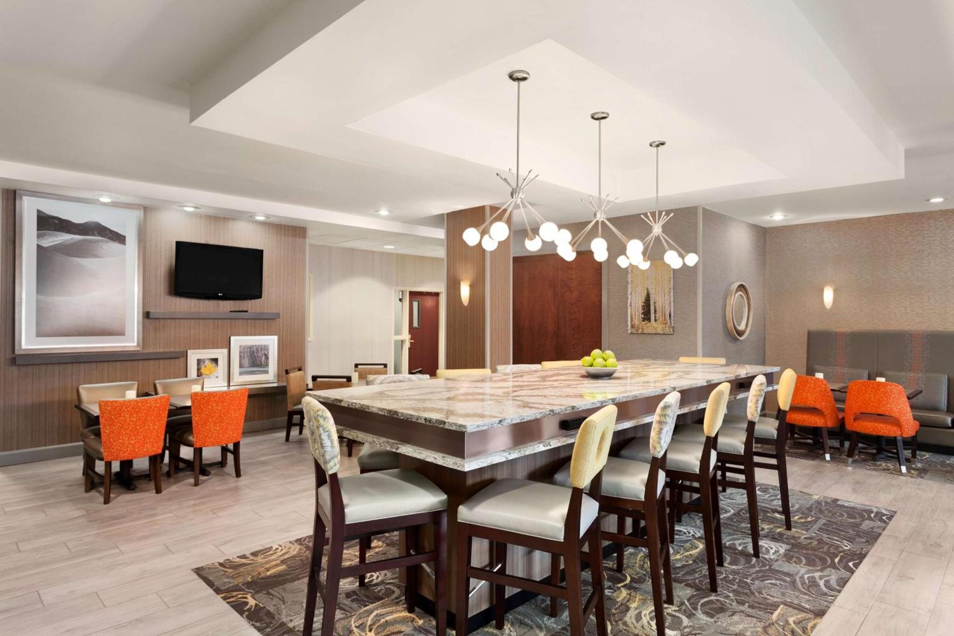 Hampton Inn & Suites Denver-Cherry Creek photo 6