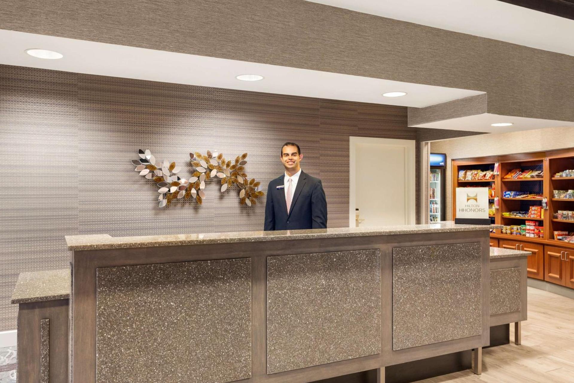 Hampton Inn & Suites Denver-Cherry Creek photo 5