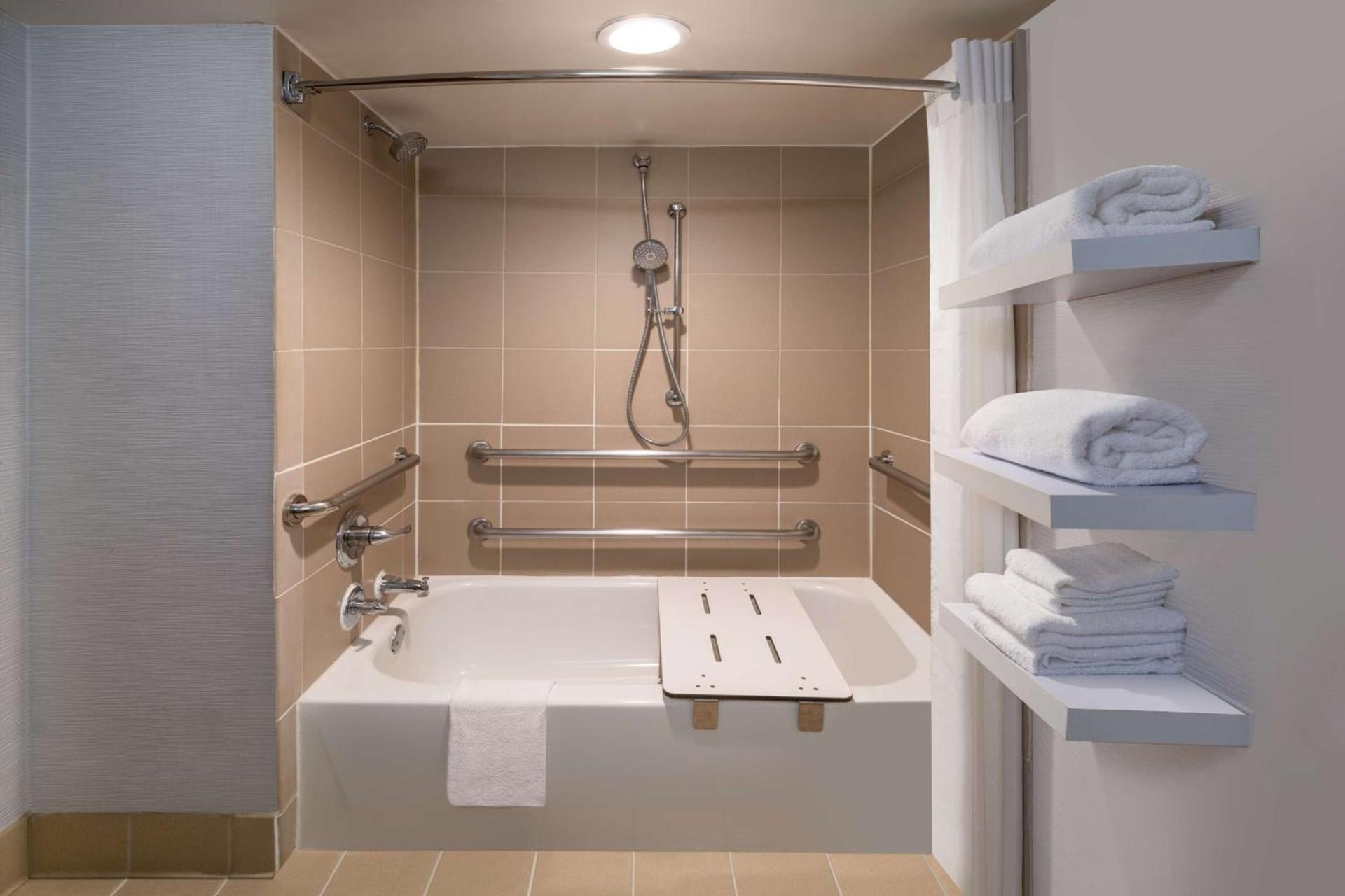 Hampton Inn & Suites Denver-Cherry Creek photo 13