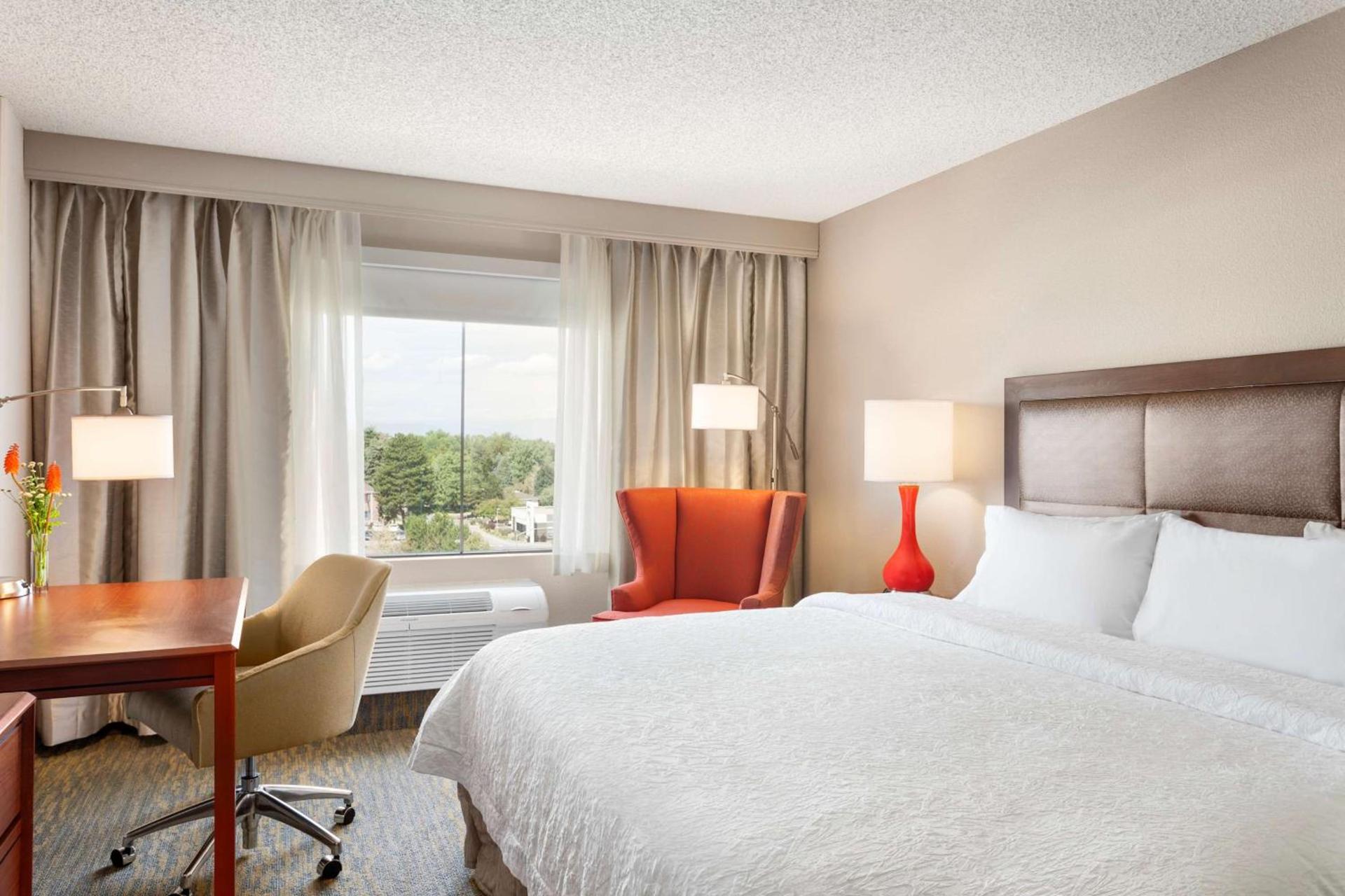 Hampton Inn & Suites Denver-Cherry Creek photo 15