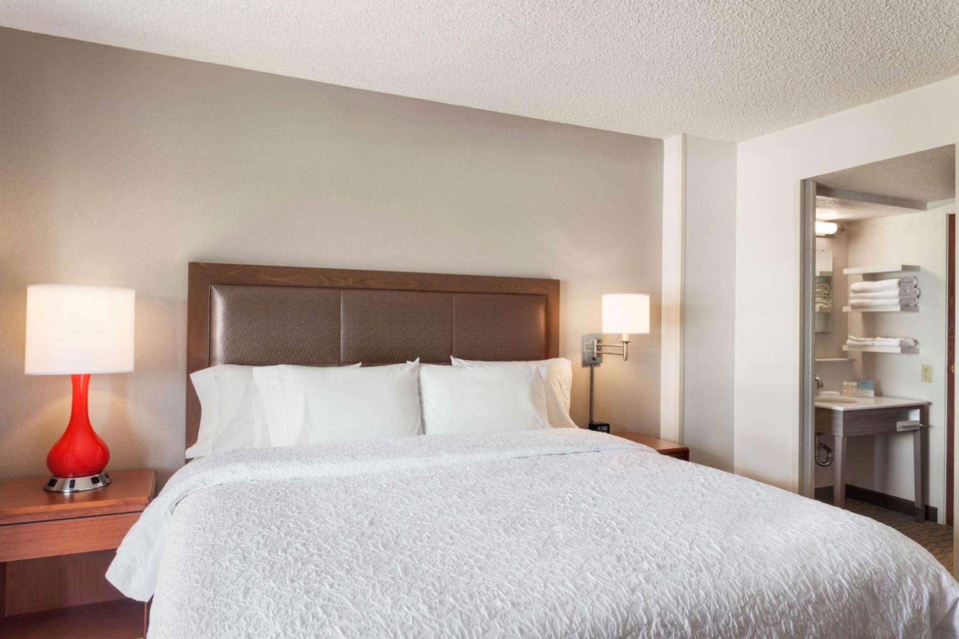 Hampton Inn & Suites Denver-Cherry Creek photo 20