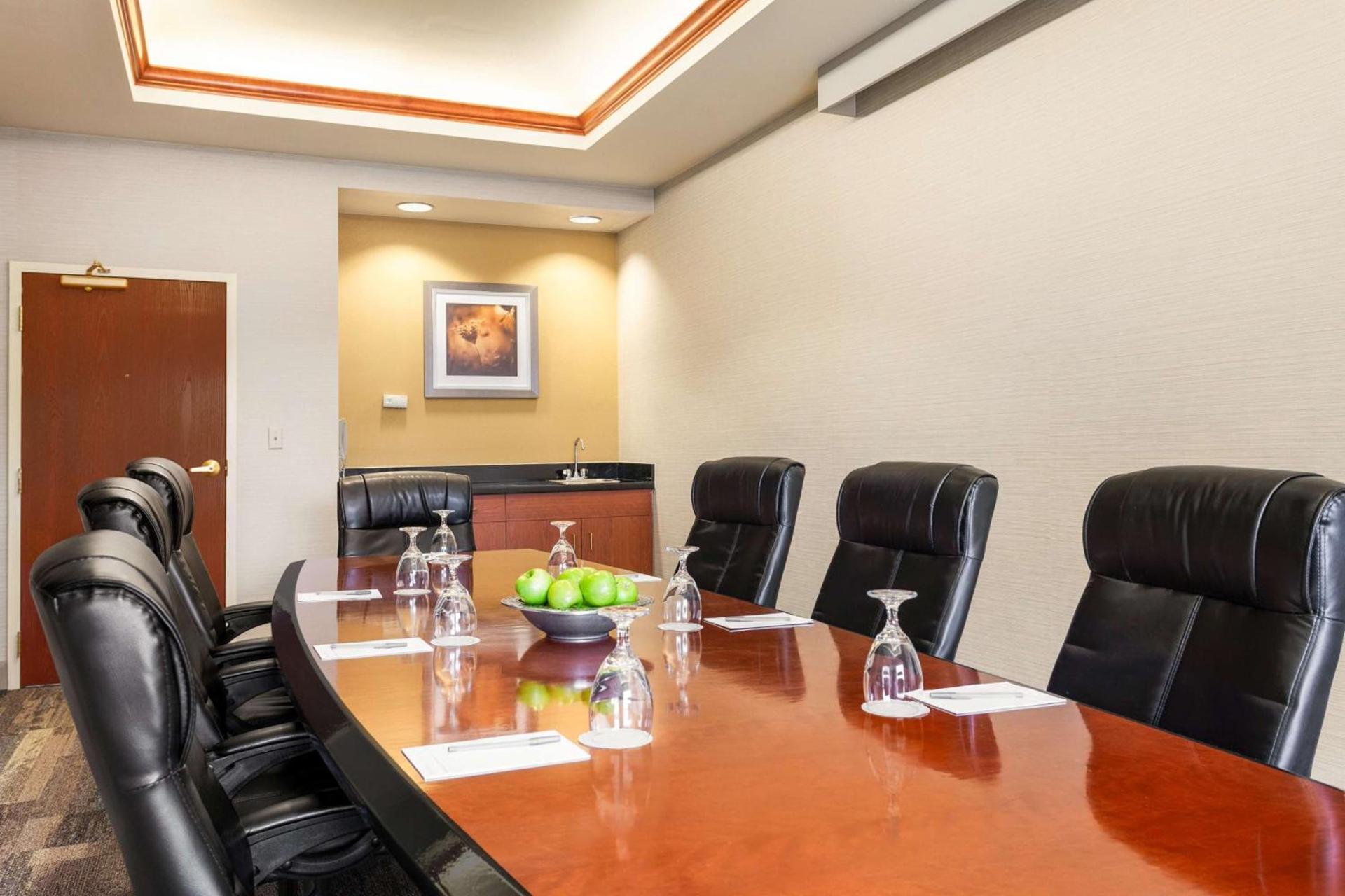 Hampton Inn & Suites Denver-Cherry Creek photo 27
