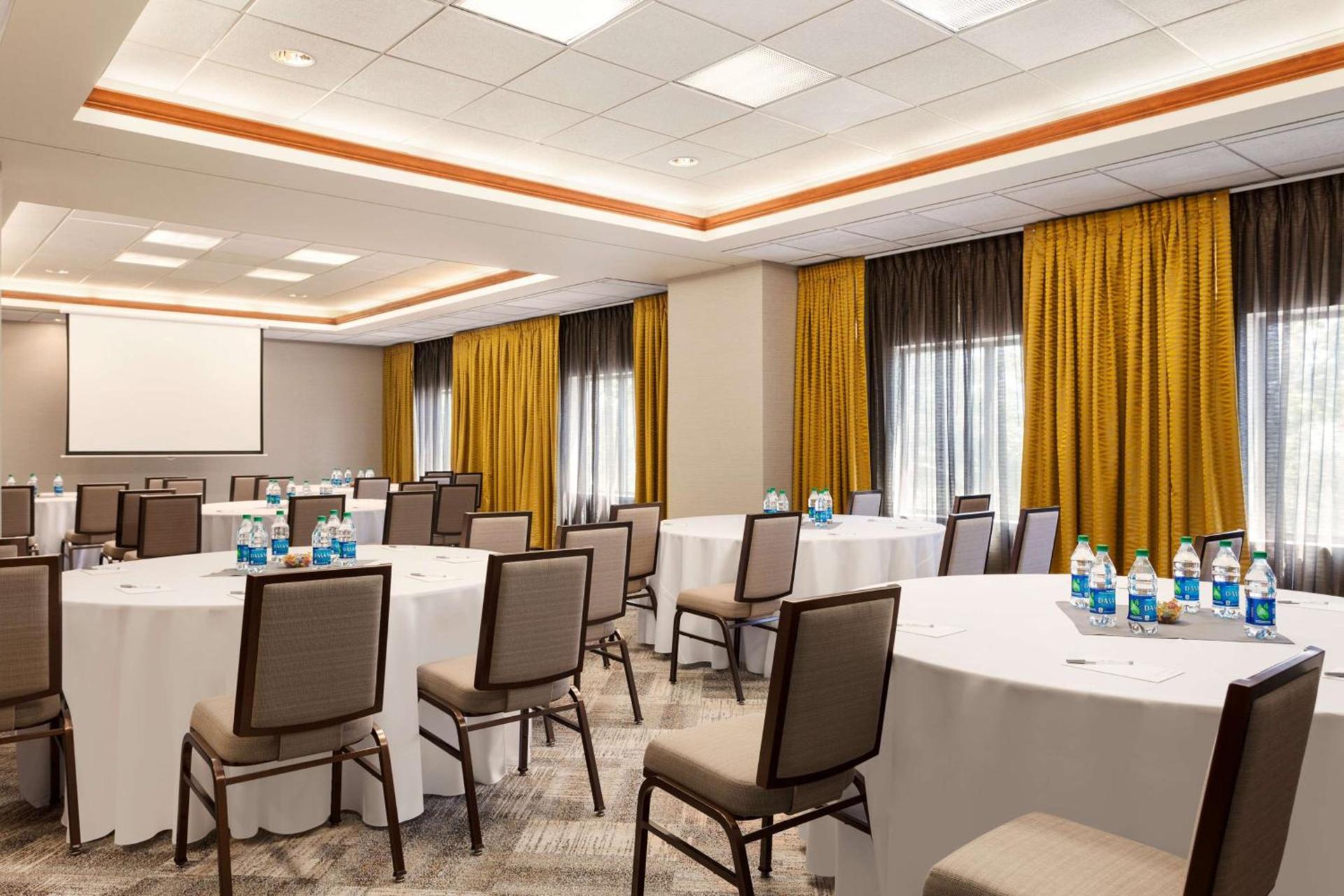 Hampton Inn & Suites Denver-Cherry Creek photo 29