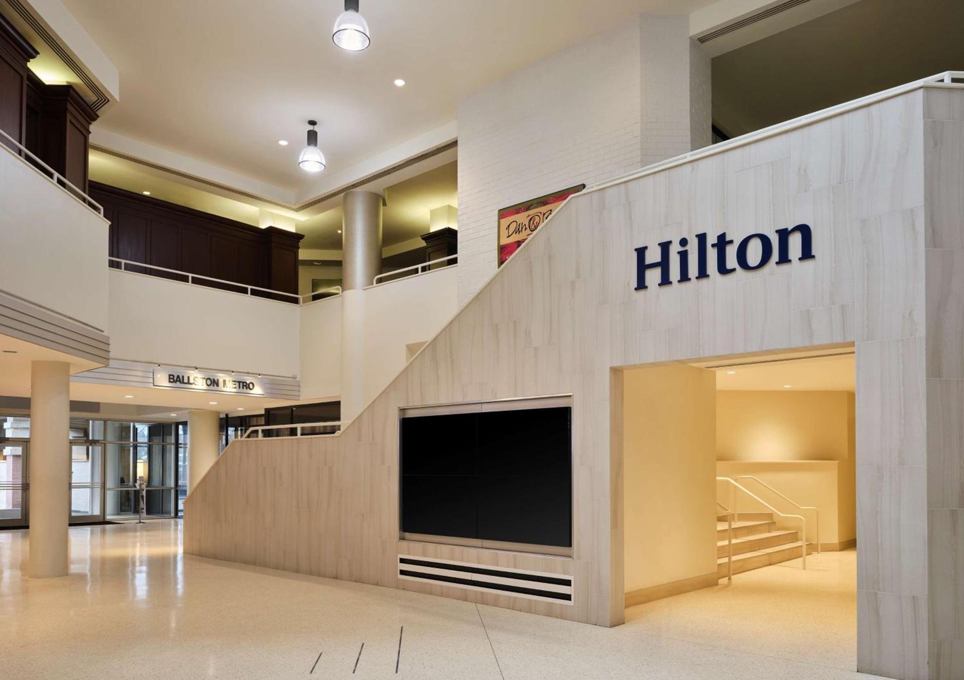 Hilton Arlington photo 3