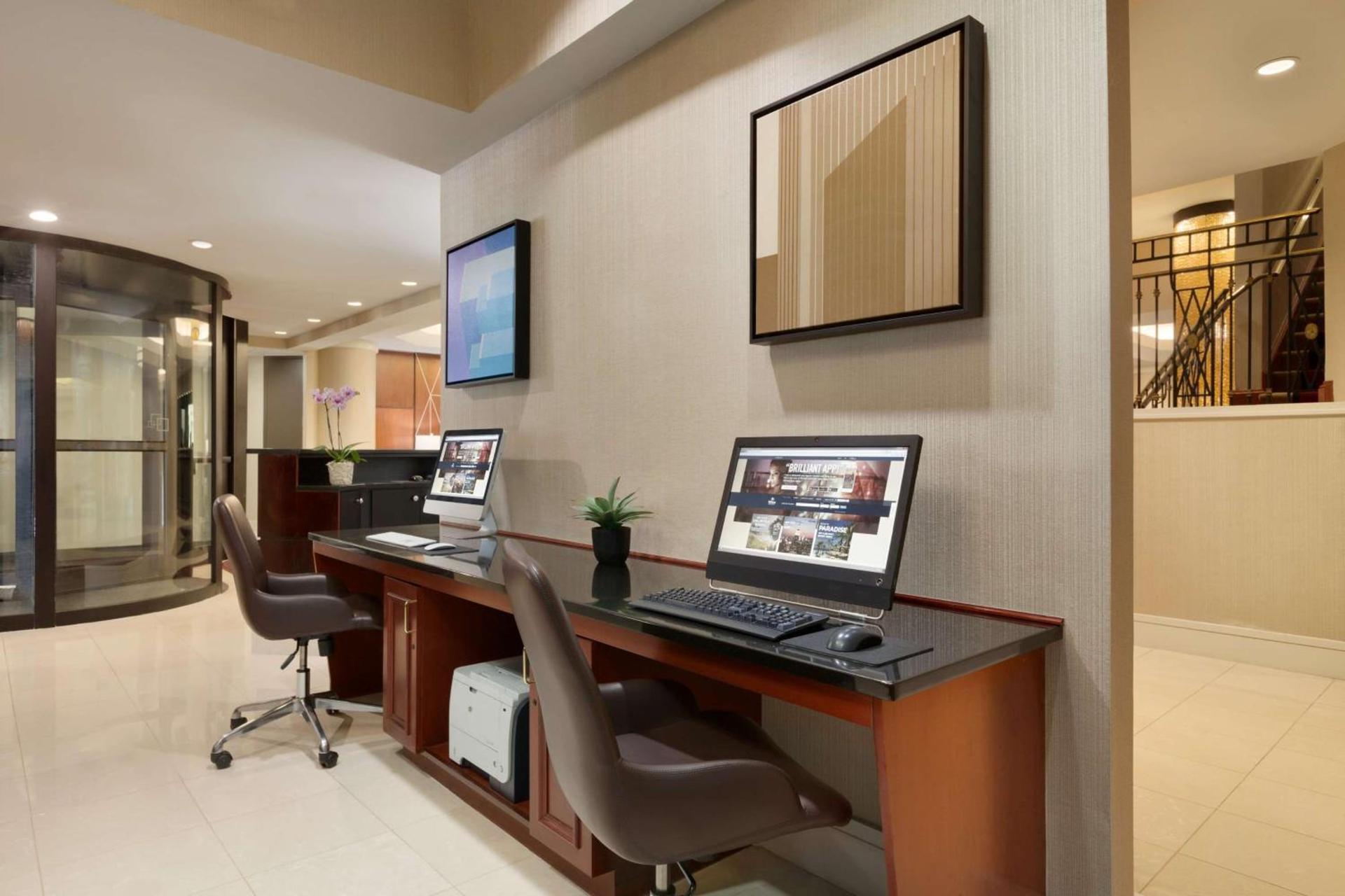 Hilton Arlington photo 59