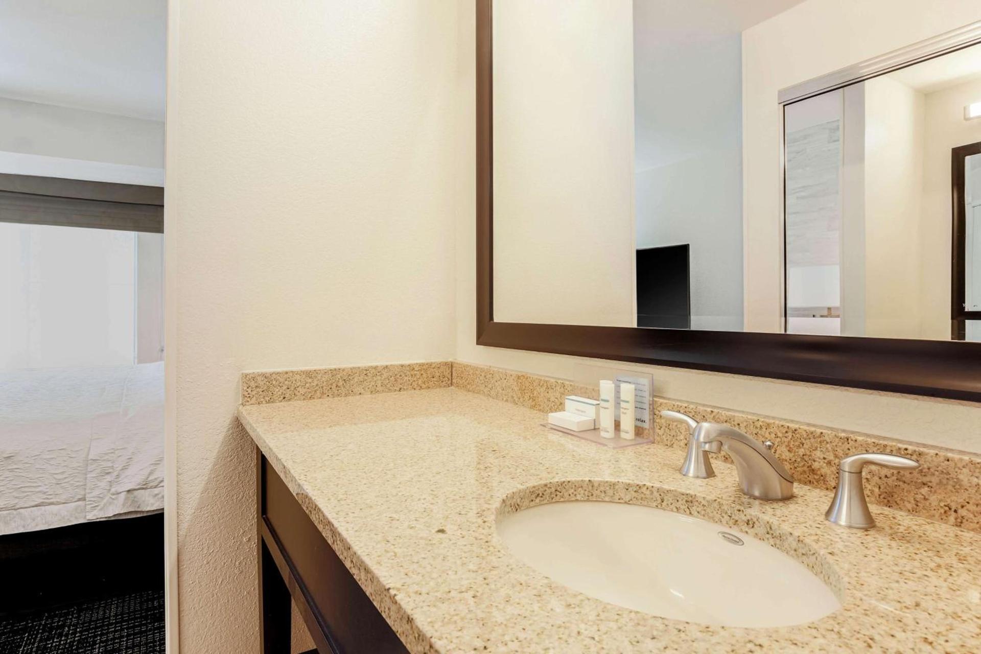 Hampton Inn & Suites Denver Tech Center photo 35