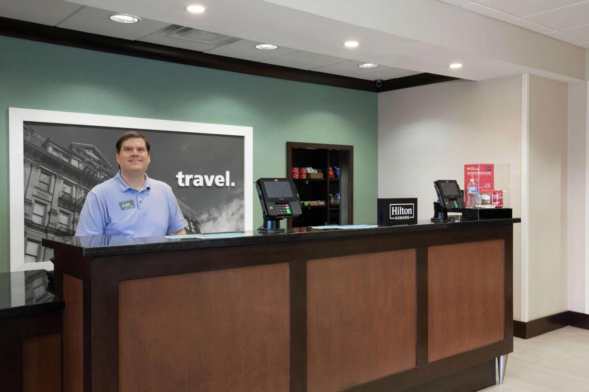 Hampton Inn & Suites Wheeling - The Highlands photo 6