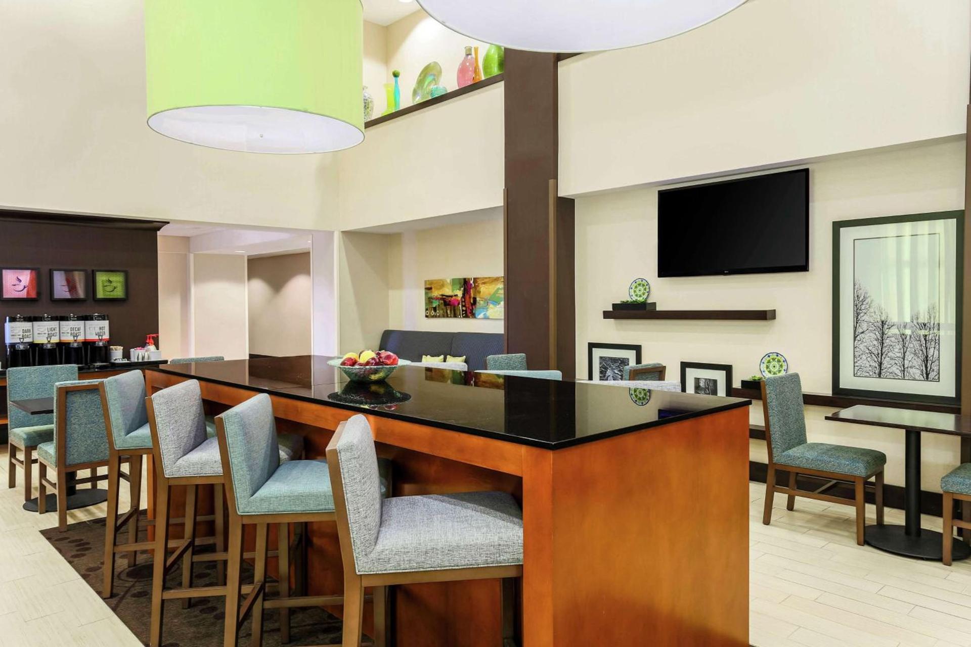 Hampton Inn & Suites Wheeling - The Highlands photo 8