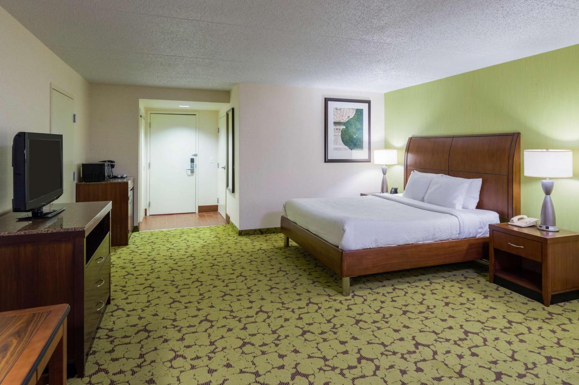 Hilton Garden Inn Edison/Raritan Center photo 17