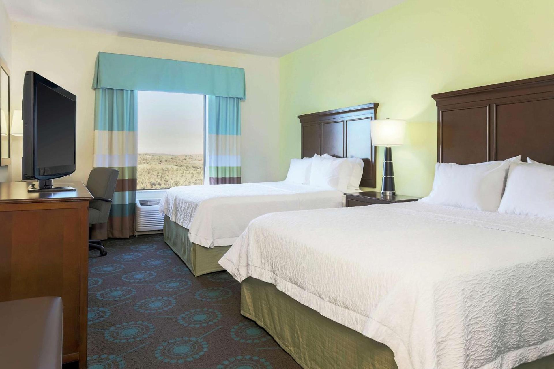 Hampton Inn & Suites Wheeling - The Highlands photo 18