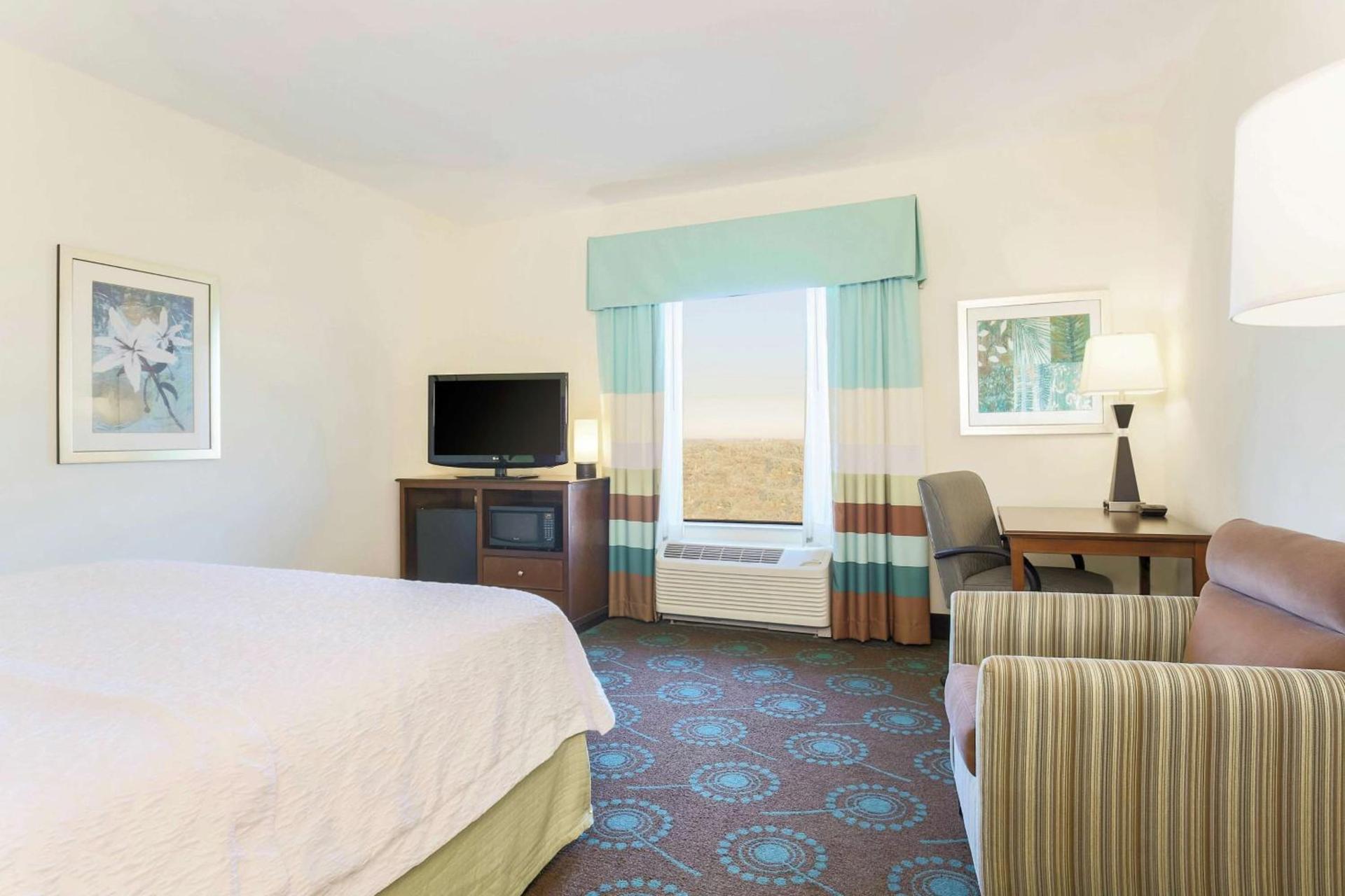 Hampton Inn & Suites Wheeling - The Highlands photo 21