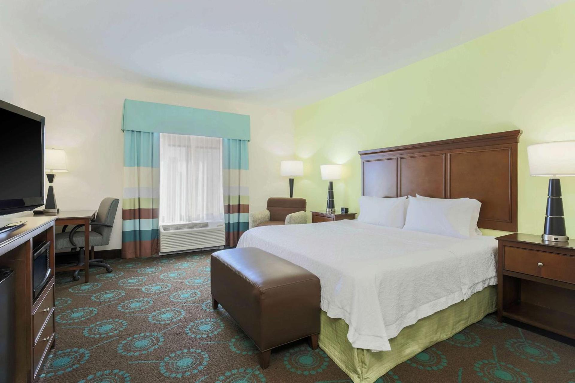 Hampton Inn & Suites Wheeling - The Highlands photo 27