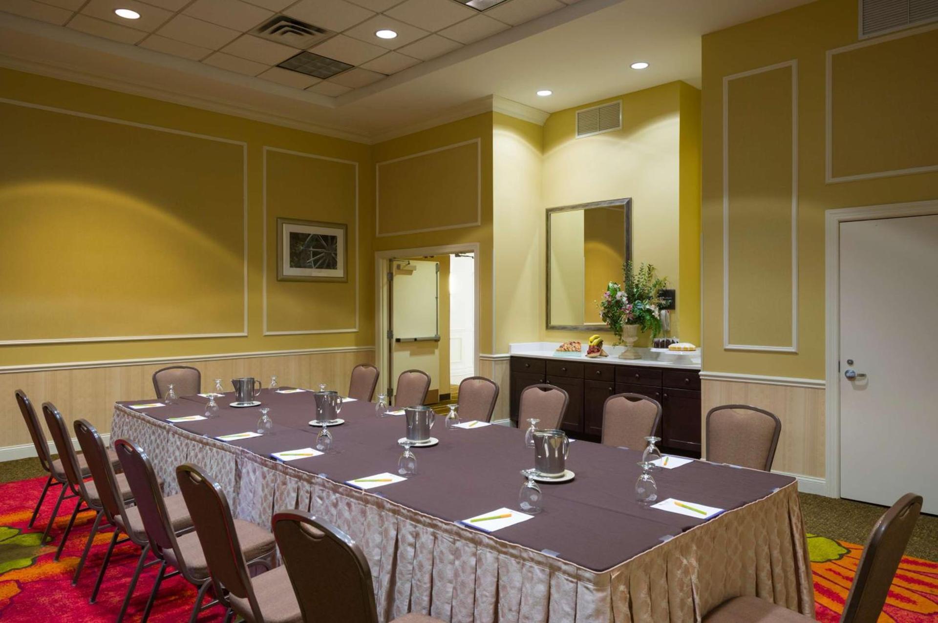 Hilton Garden Inn Edison/Raritan Center photo 33