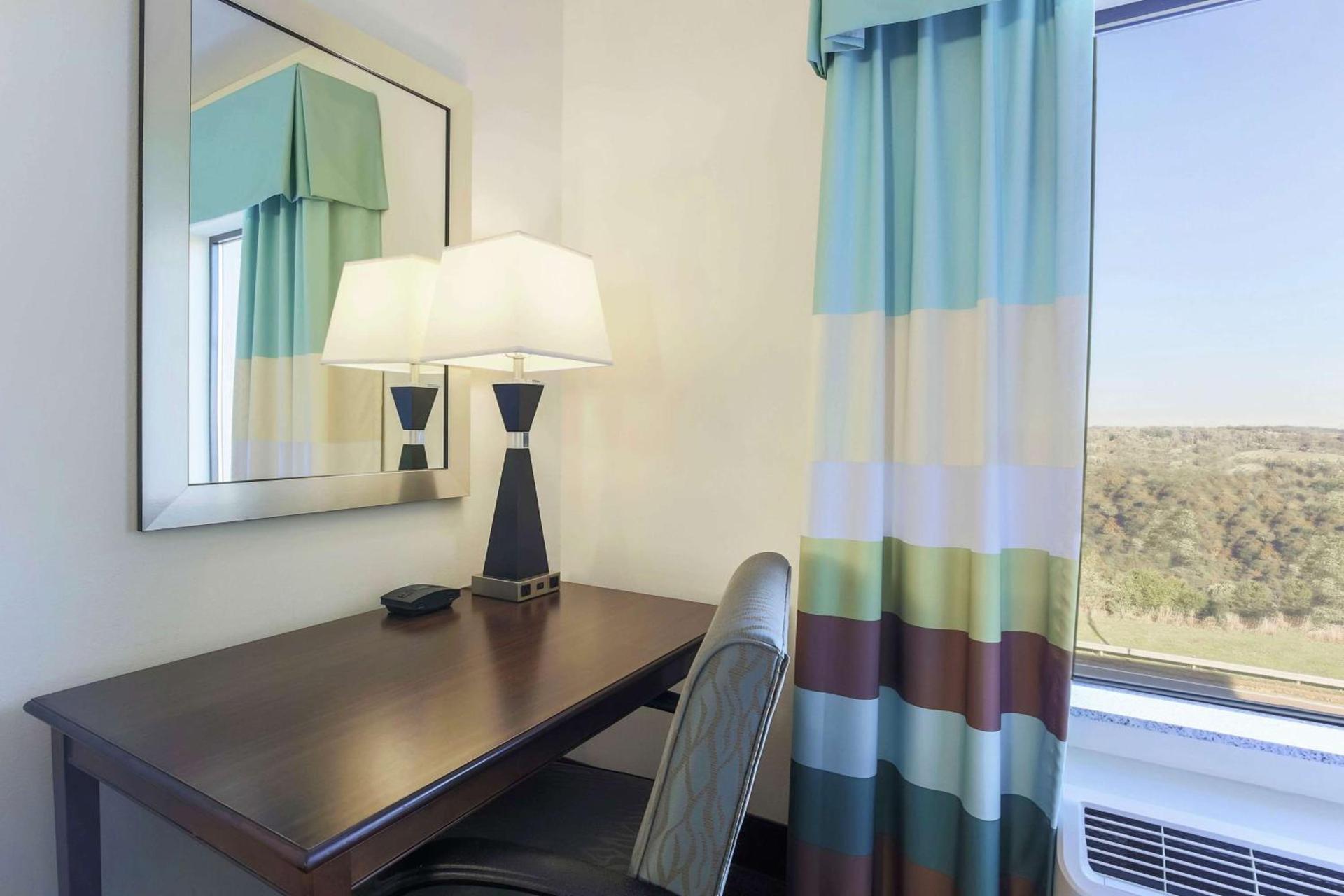 Hampton Inn & Suites Wheeling - The Highlands photo 28