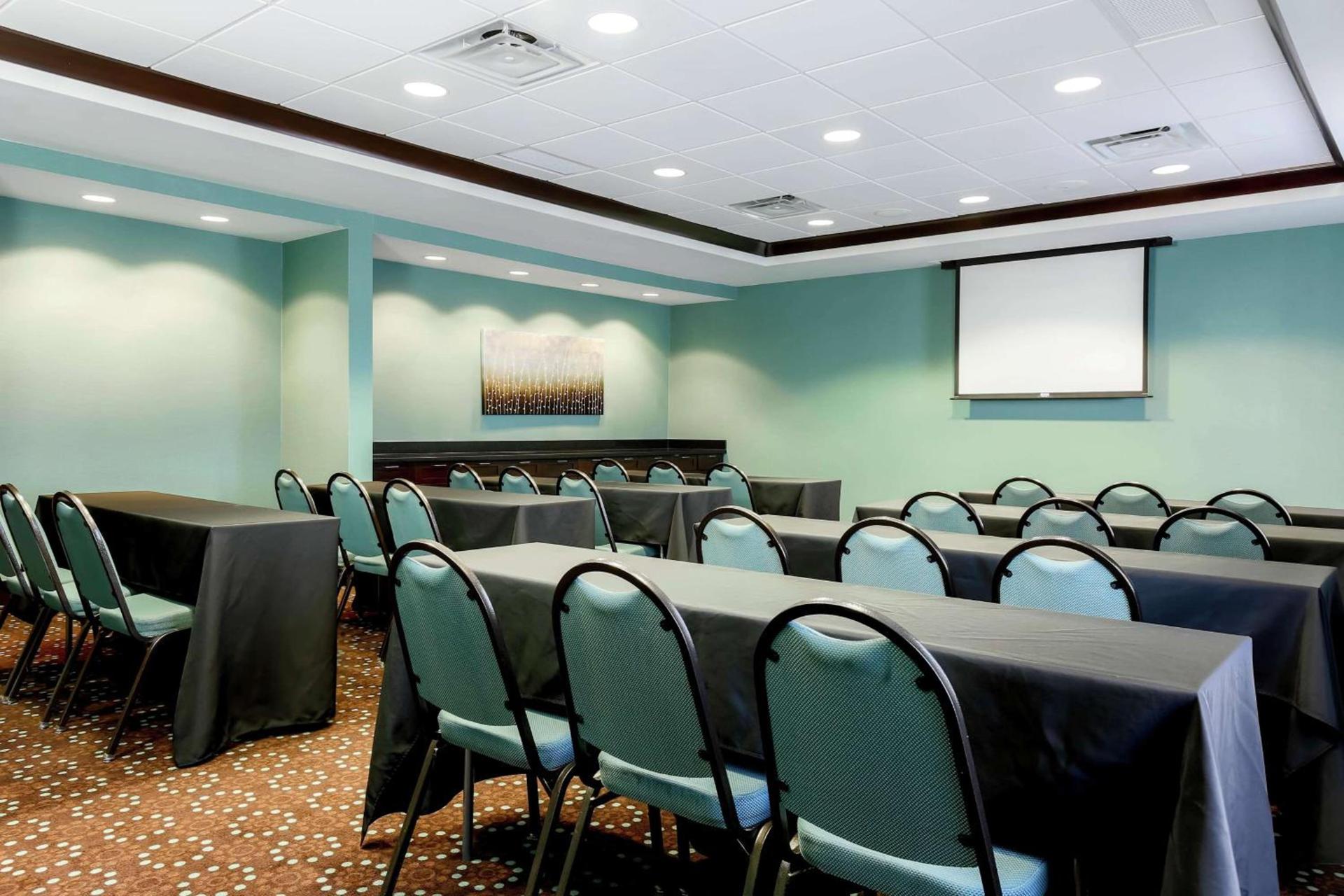 Hampton Inn & Suites Wheeling - The Highlands photo 30